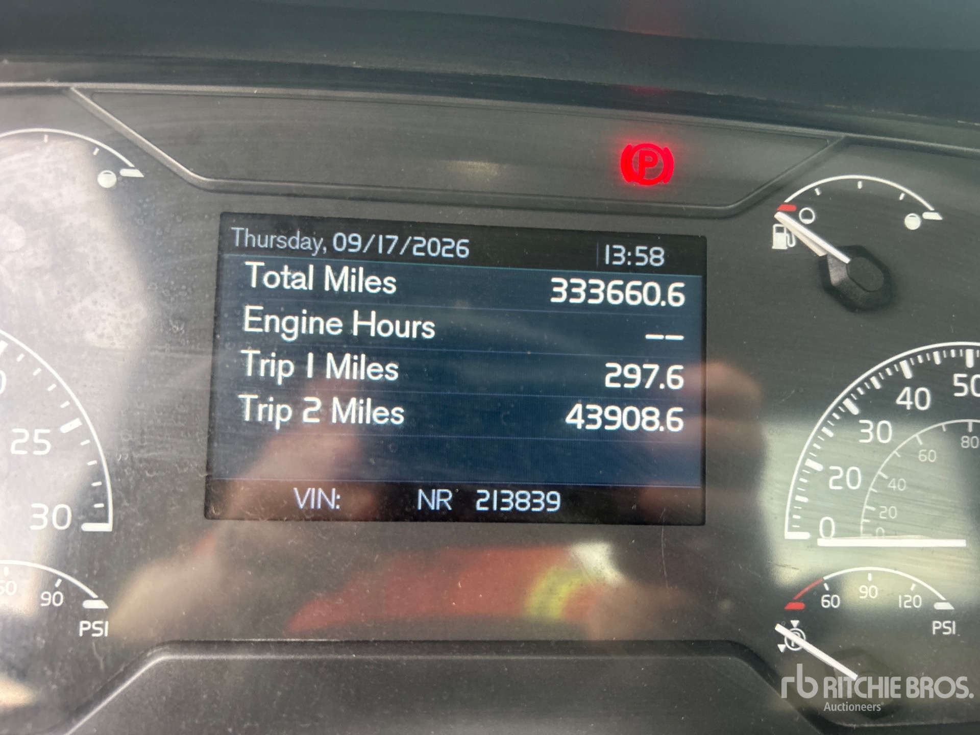 2019 Volvo VNR300