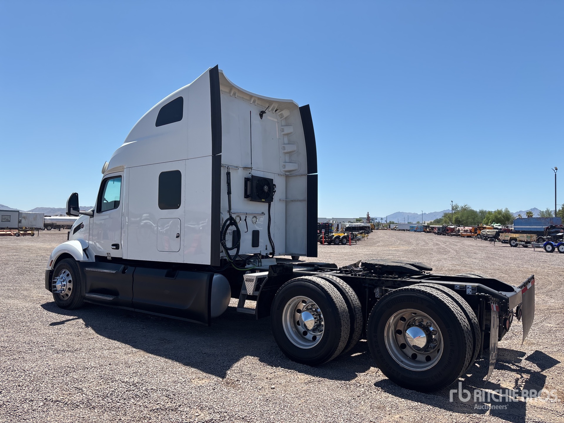 2023 Peterbilt 579
