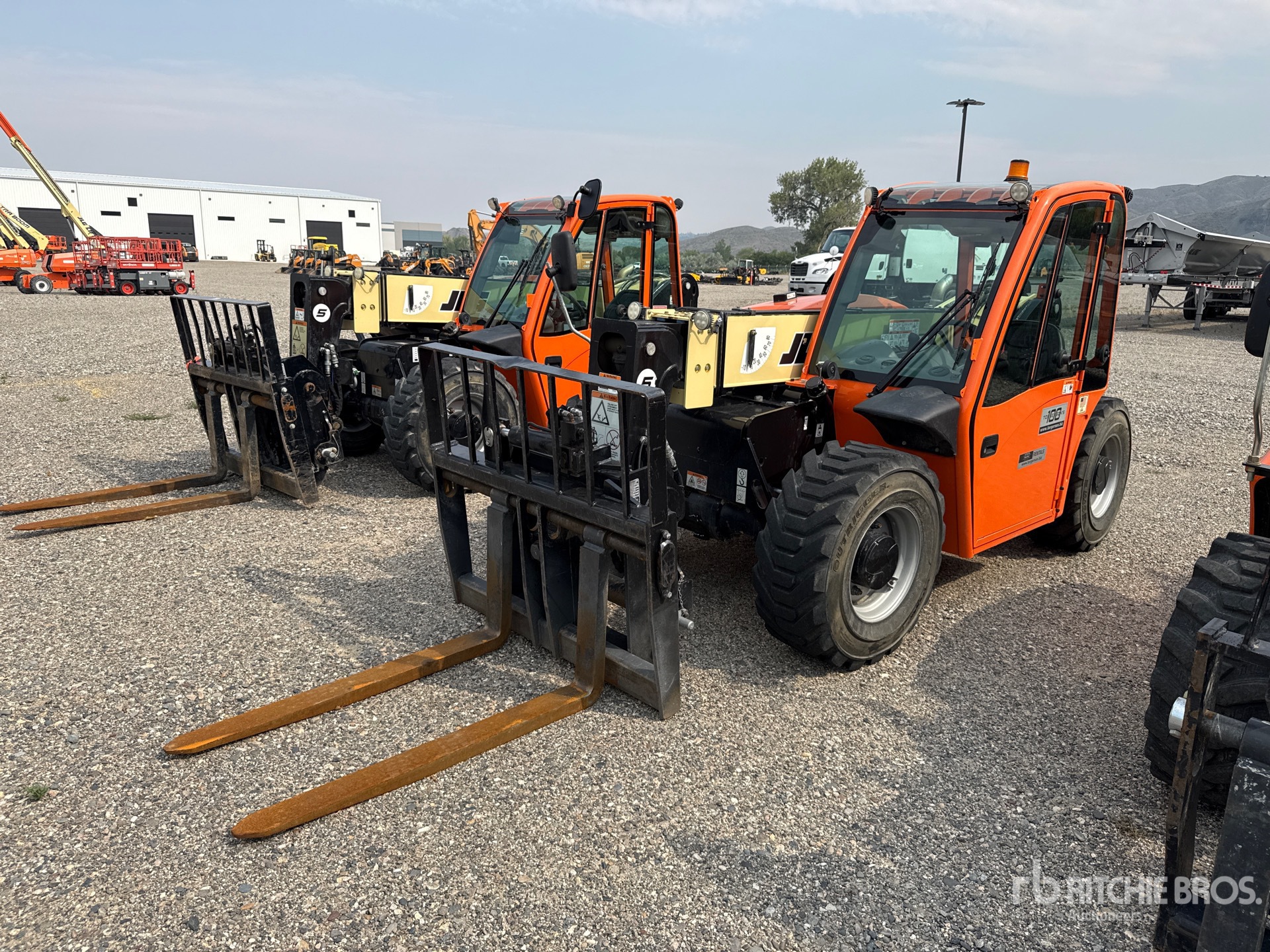 Photo of 2023 JLG G5-18A