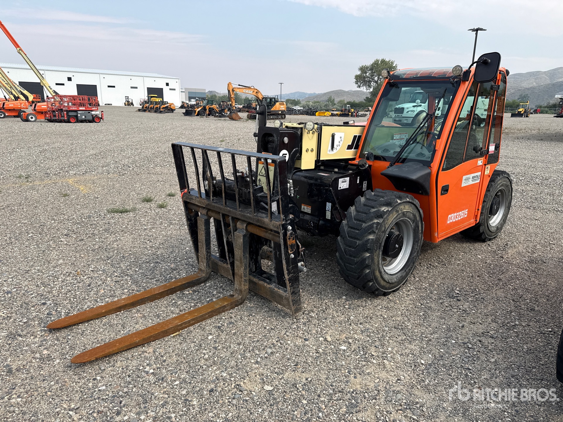 Photo of 2023 JLG G5-18A