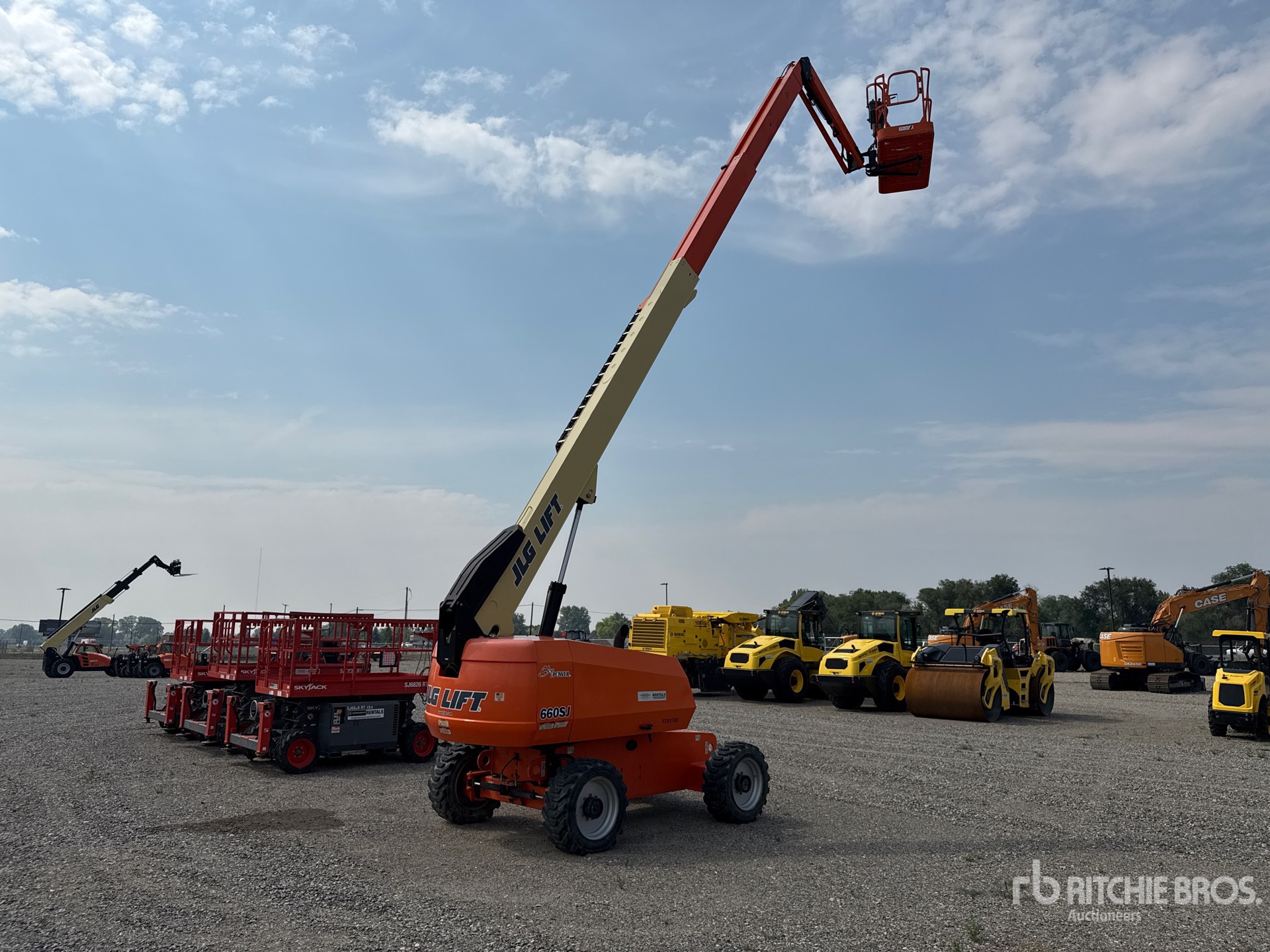 2014 JLG 660SJ