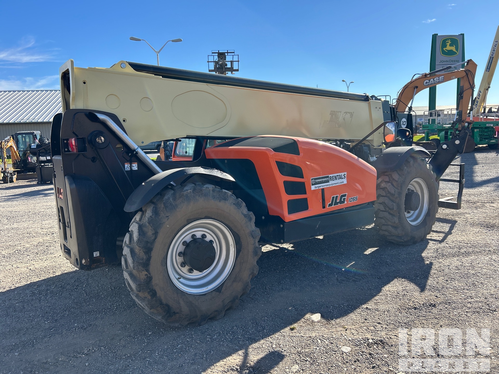 2023 JLG 1055