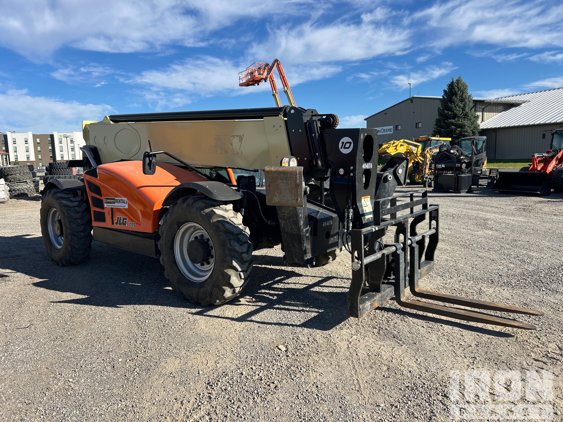 2023 JLG 1055