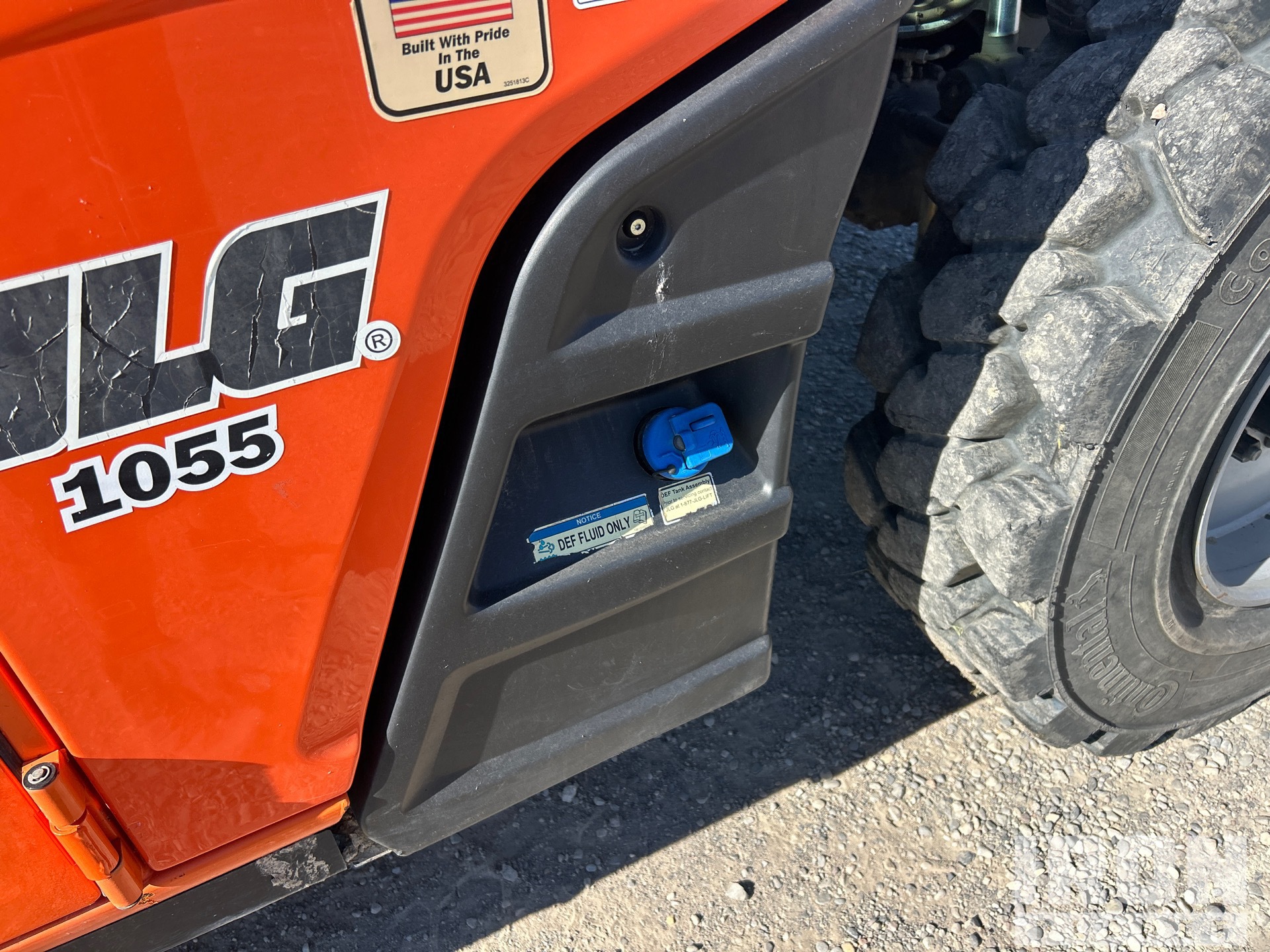 2020 JLG 1055
