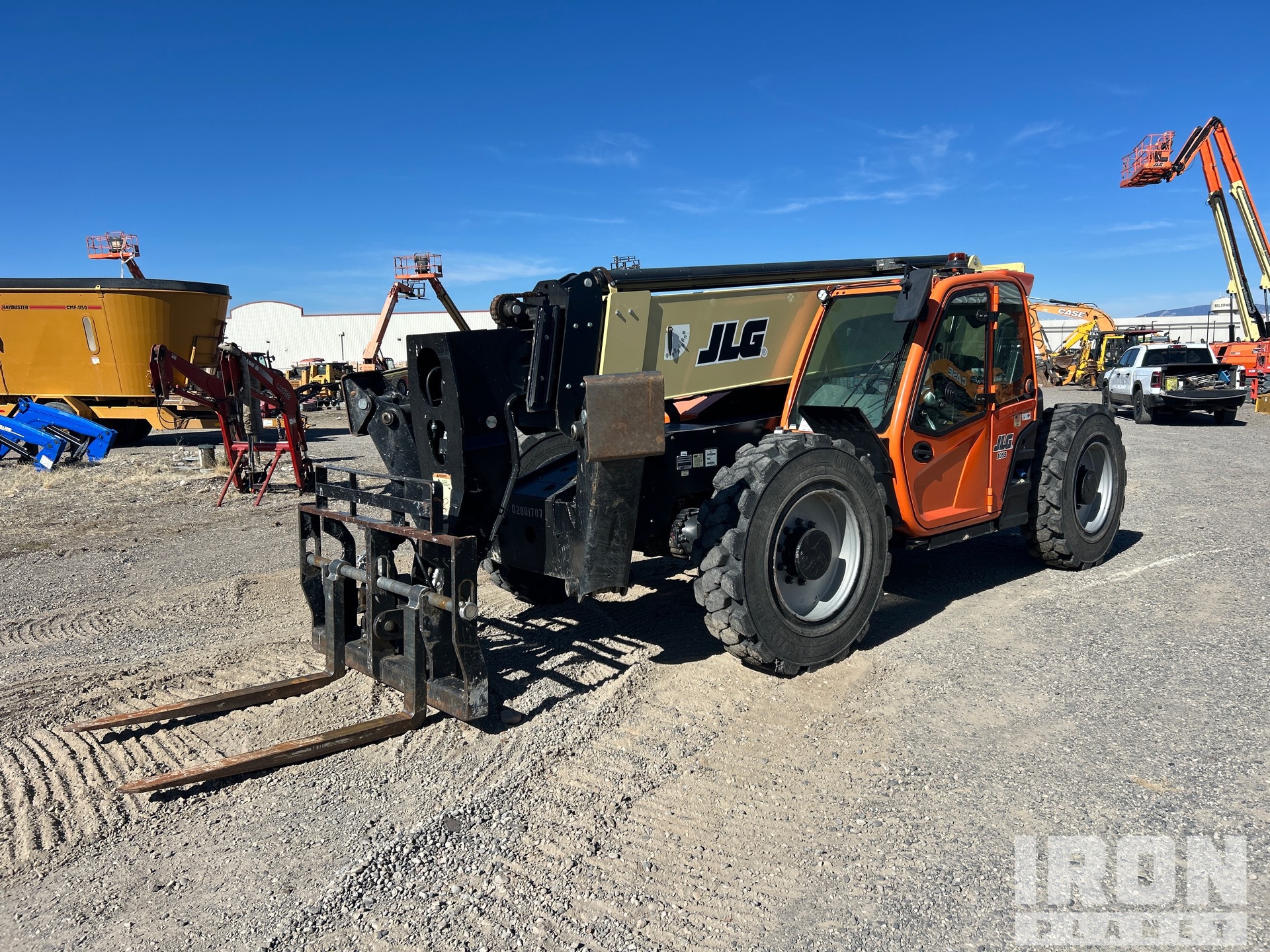 Photo of 2020 JLG 1055