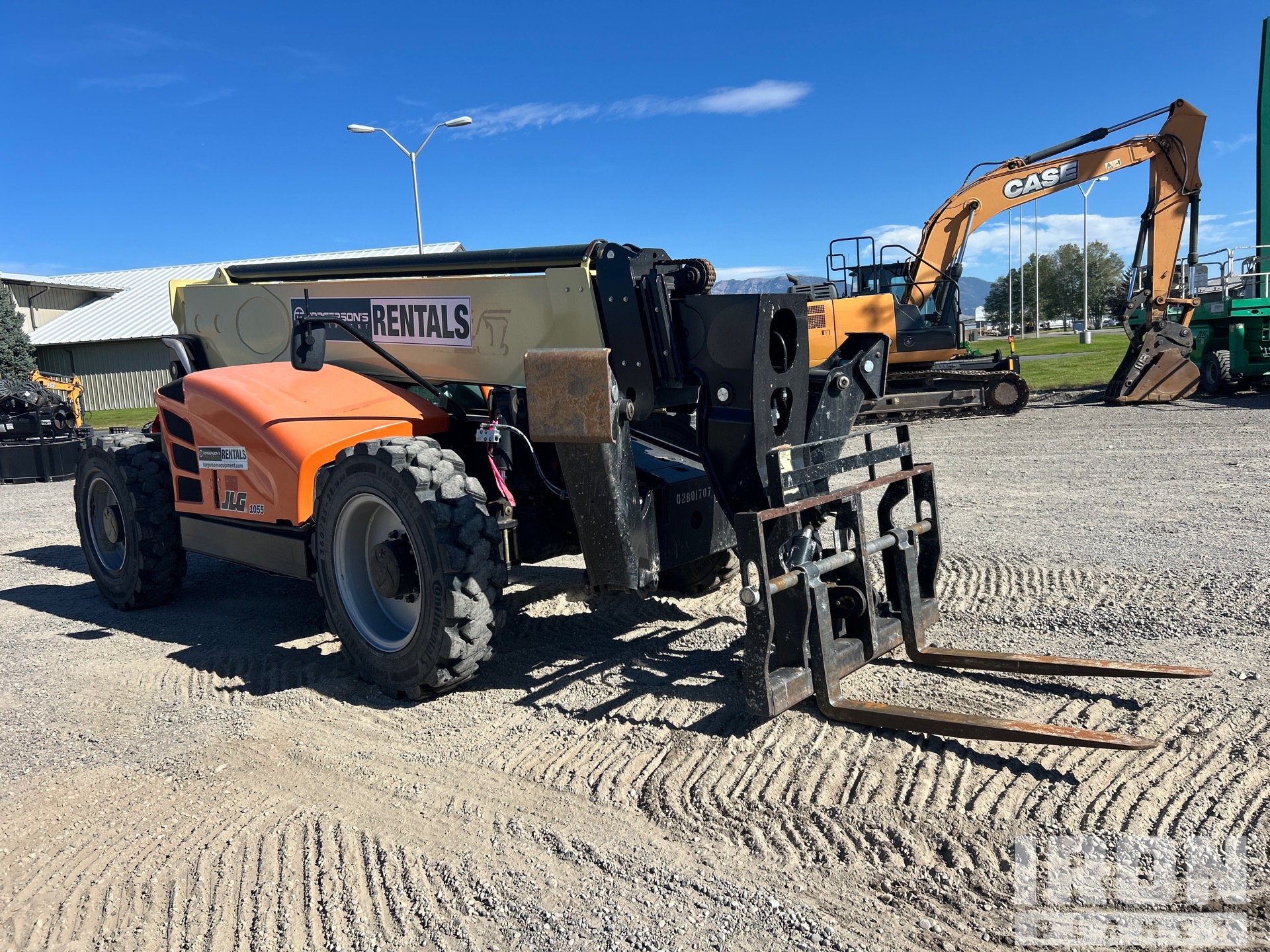 2020 JLG 1055