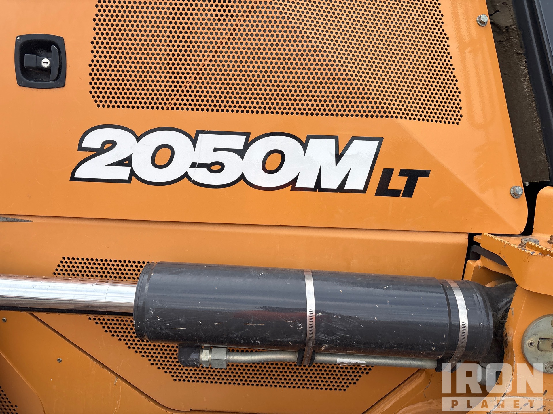 2018 Case 2050M XLT
