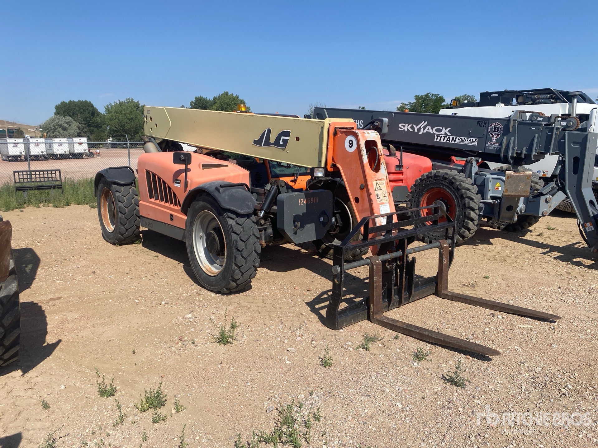 2012 JLG G9-43A
