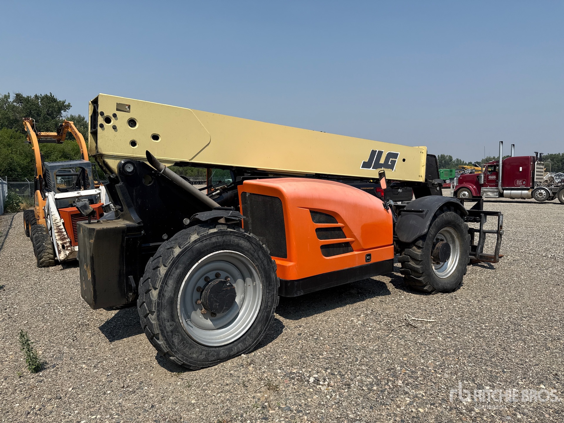 2014 JLG G9-43
