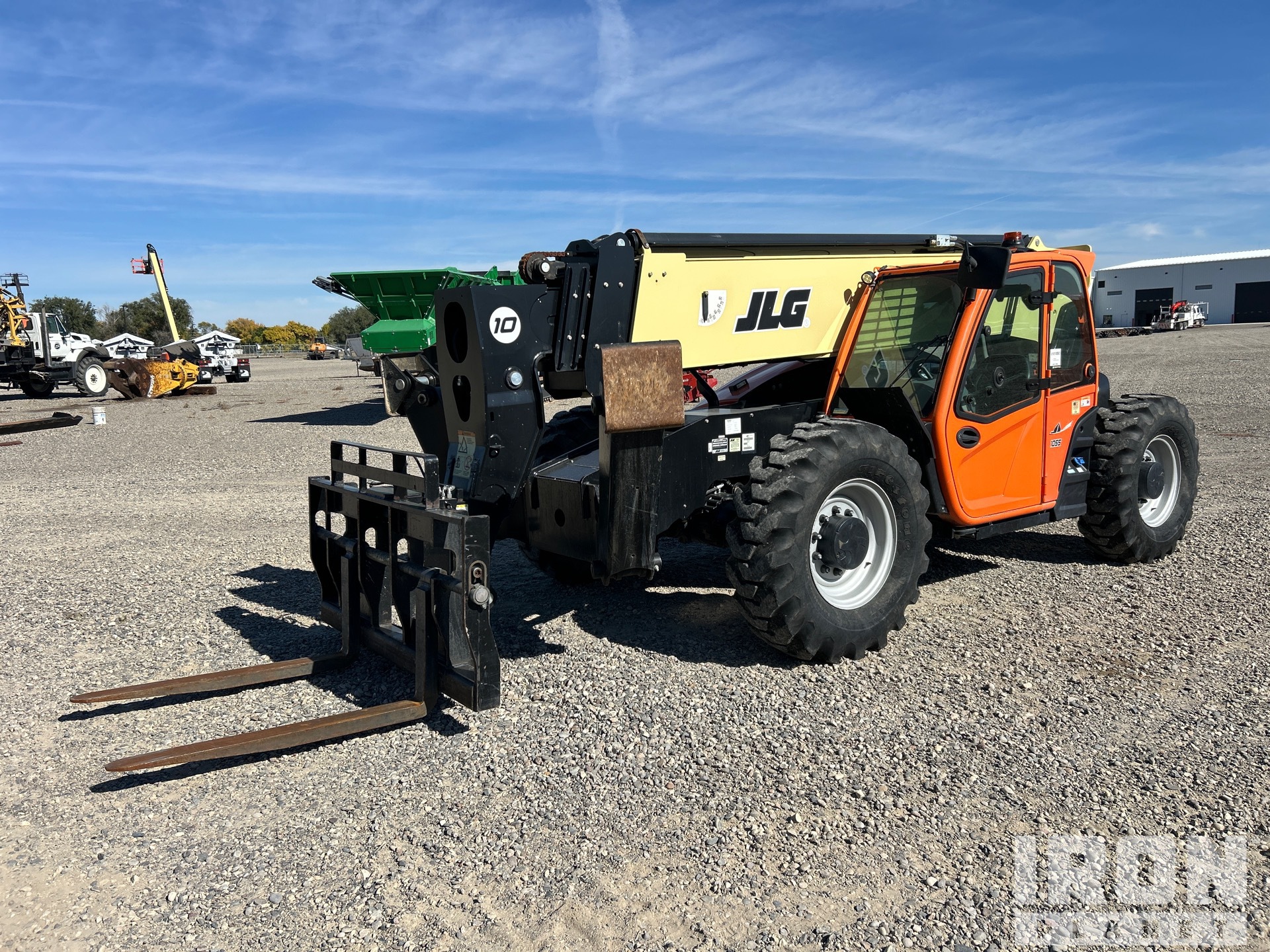 Photo of 2022 JLG 1055