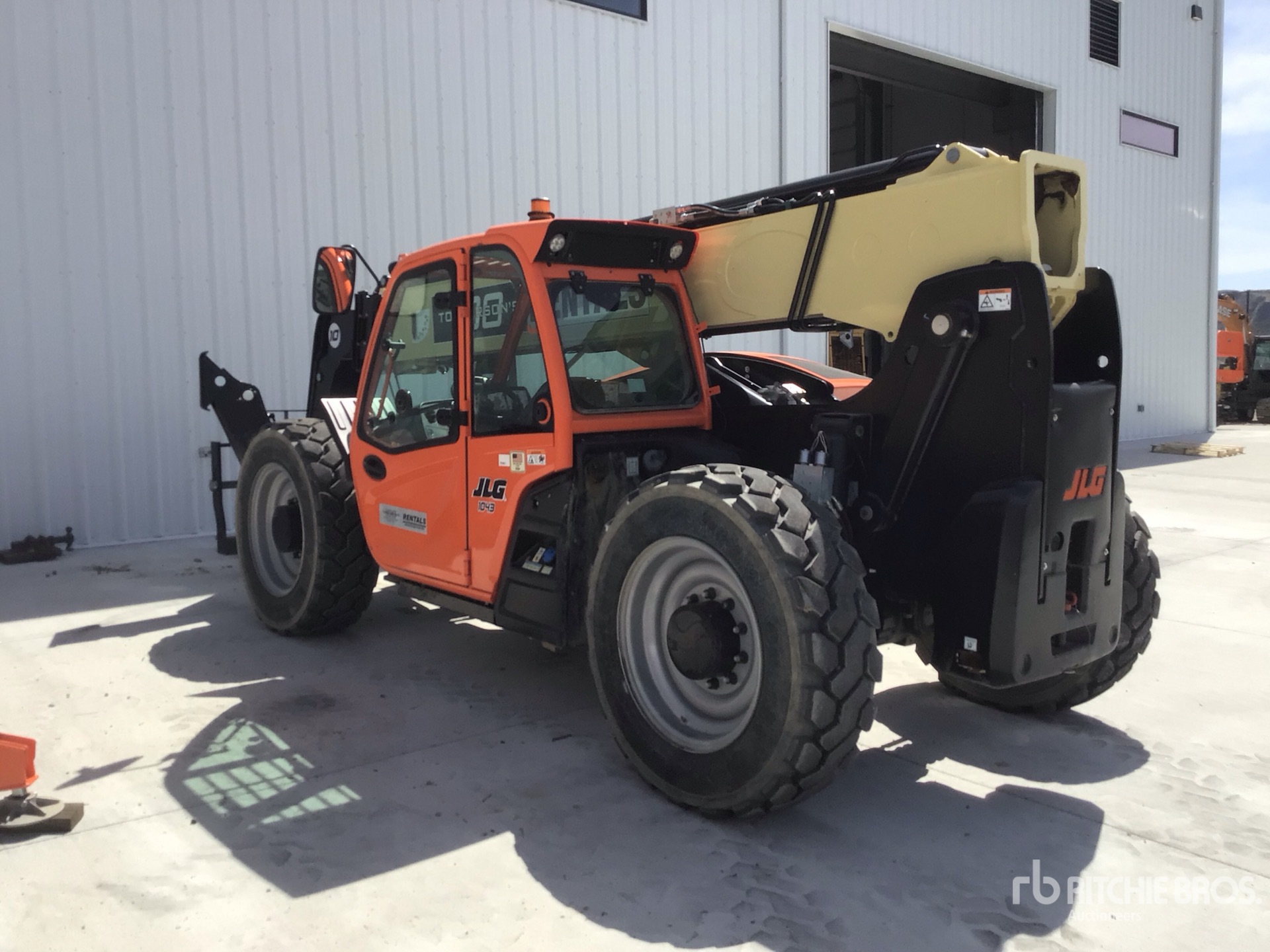 2022 JLG 1043