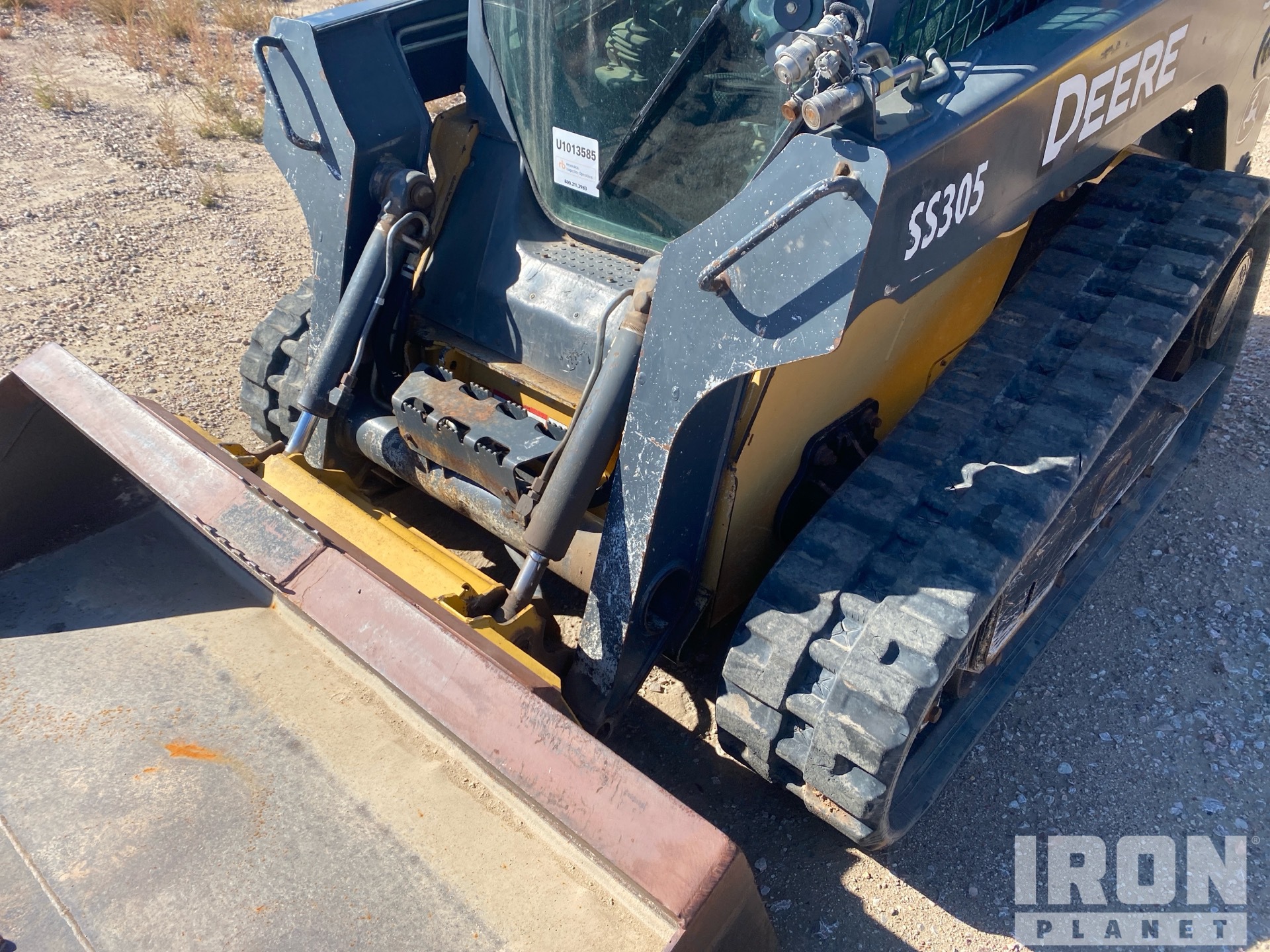 2012 John Deere 323D