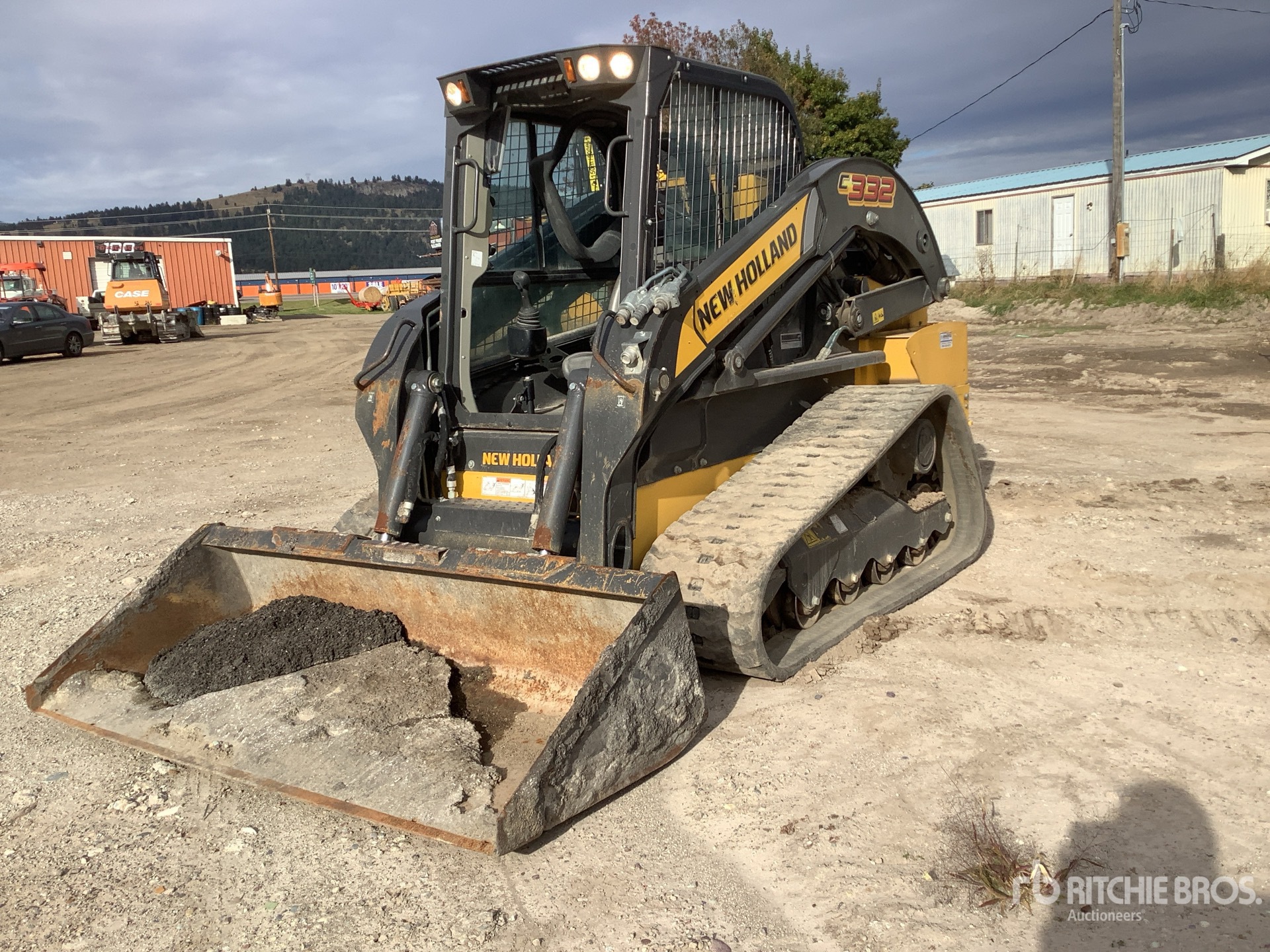 Photo of 2022 New Holland C332