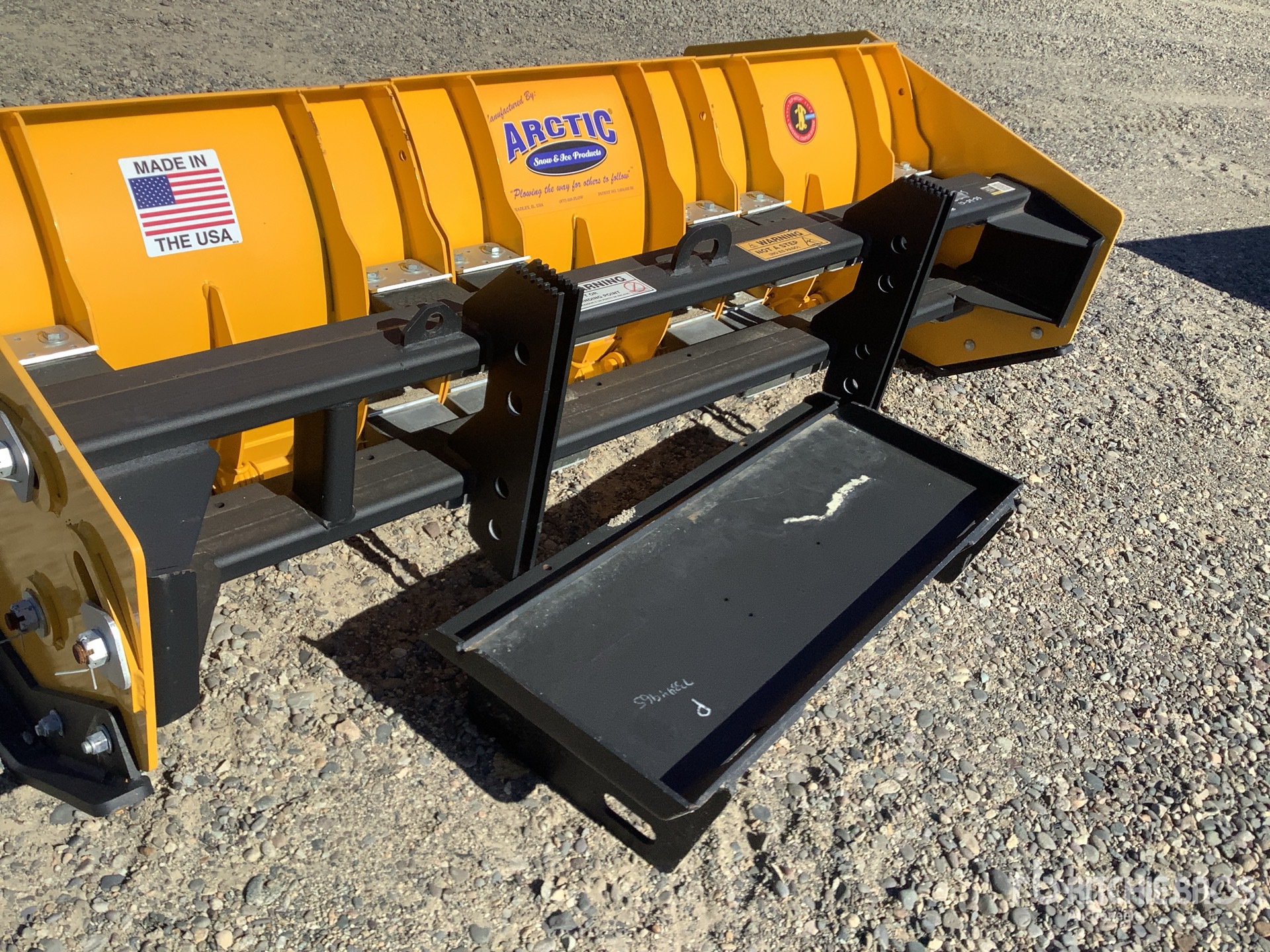 2025 Arctic LD8