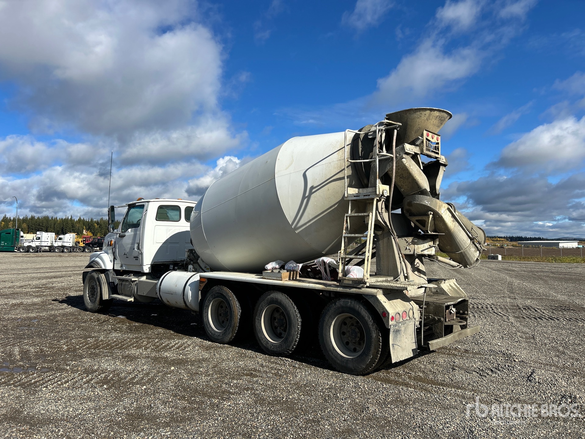 2008 Sterling LT9500