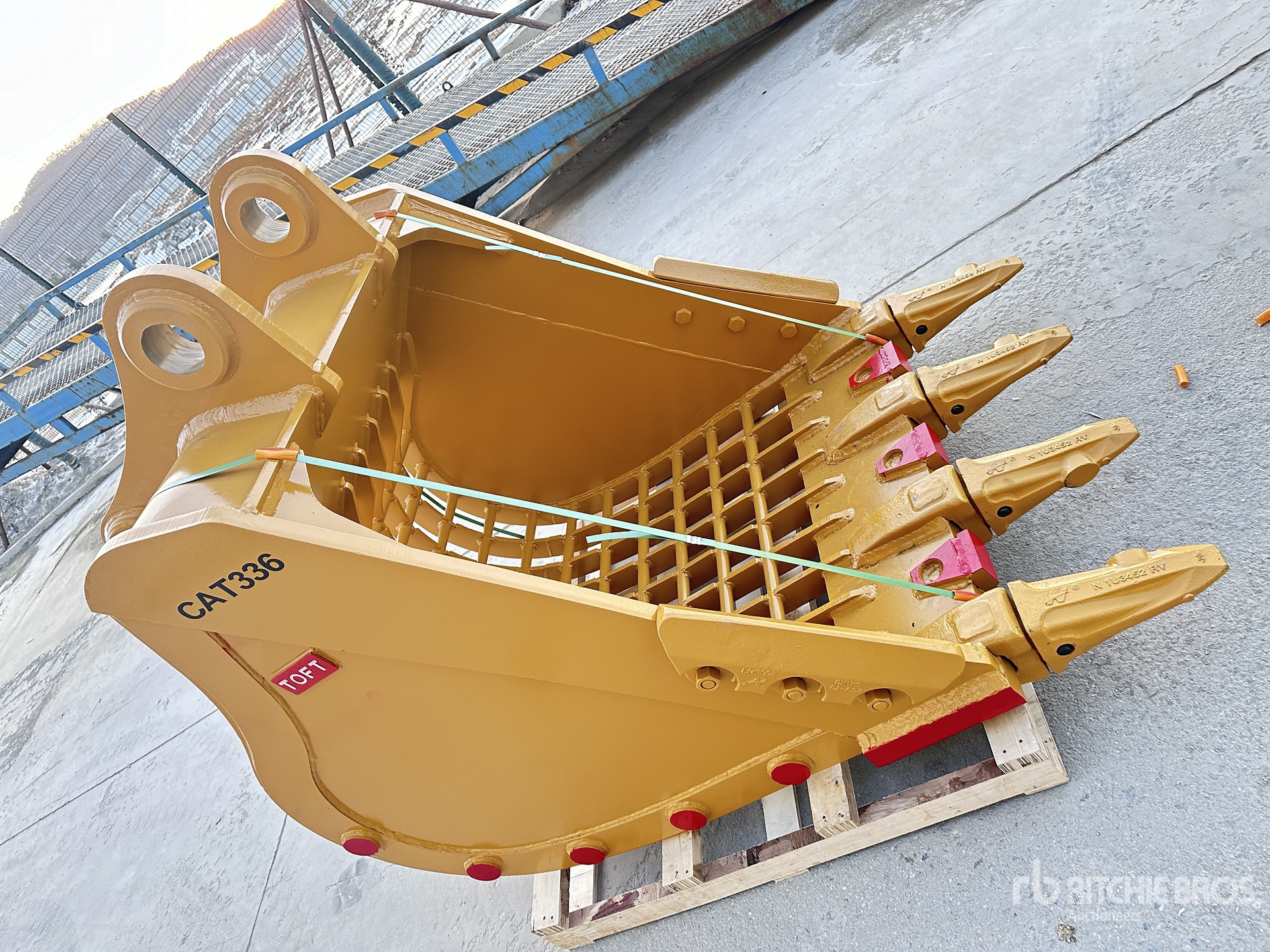 2026 TOFT CAT336