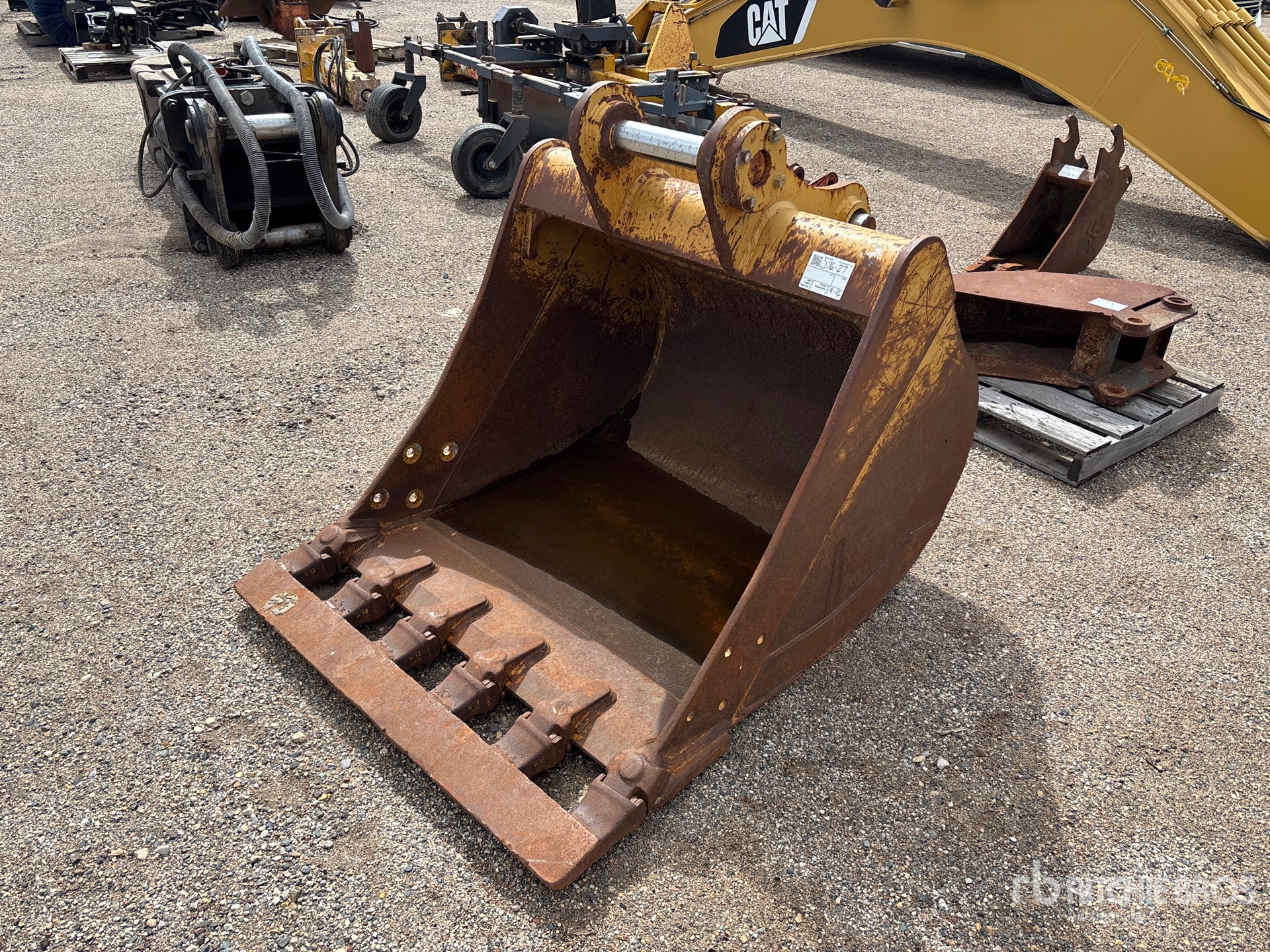  Caterpillar 44 in Digging