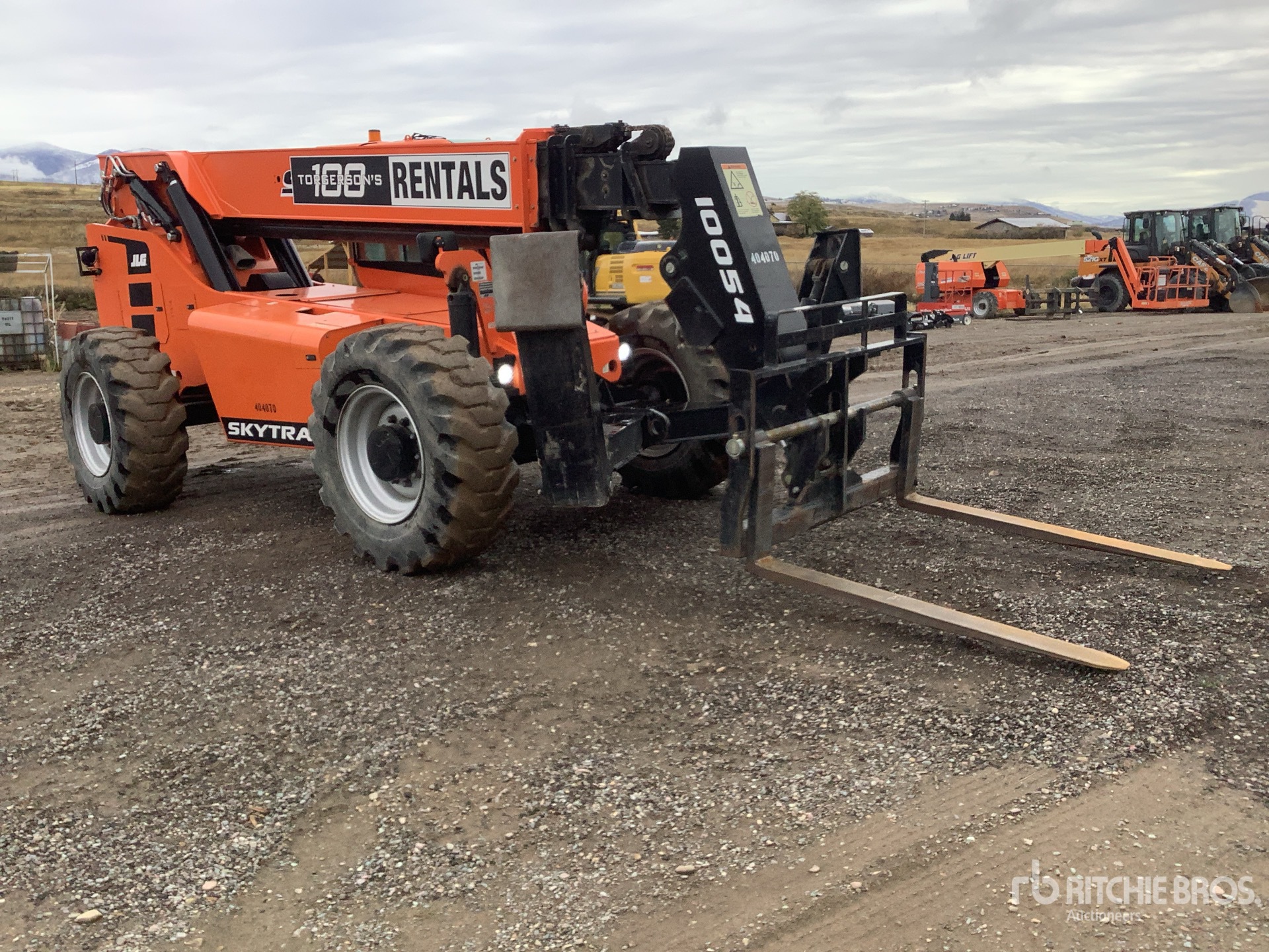 2023 JLG 10054