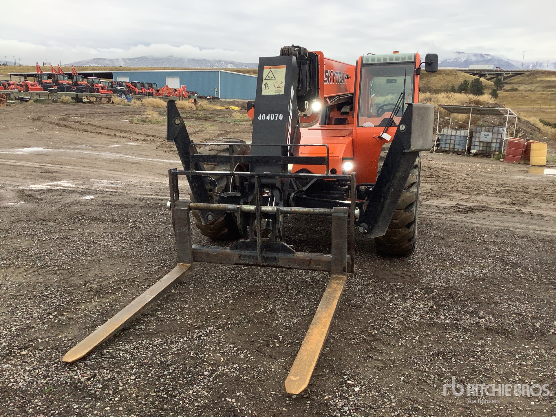 2023 JLG 10054