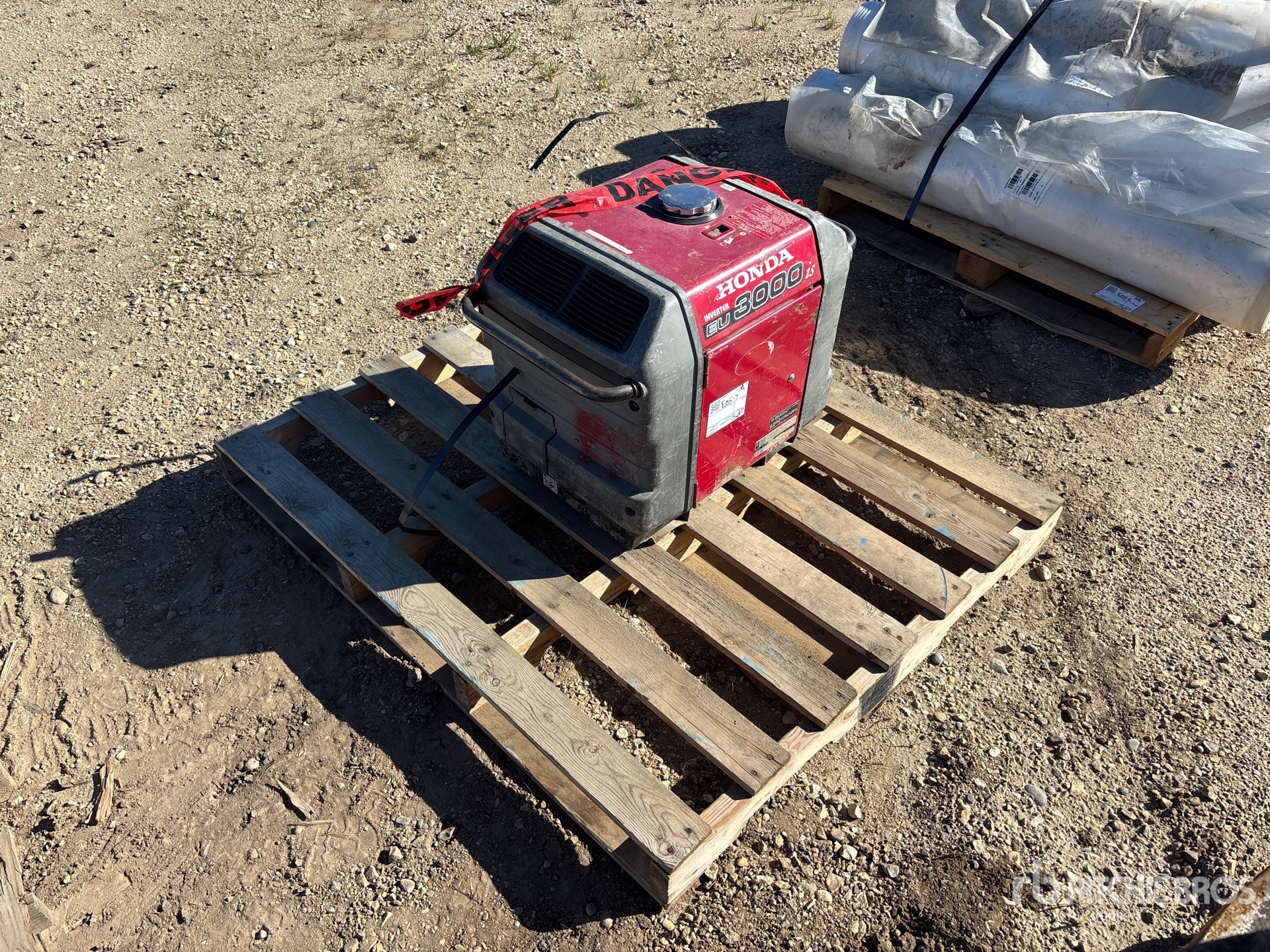 Photo of Honda  EU3000