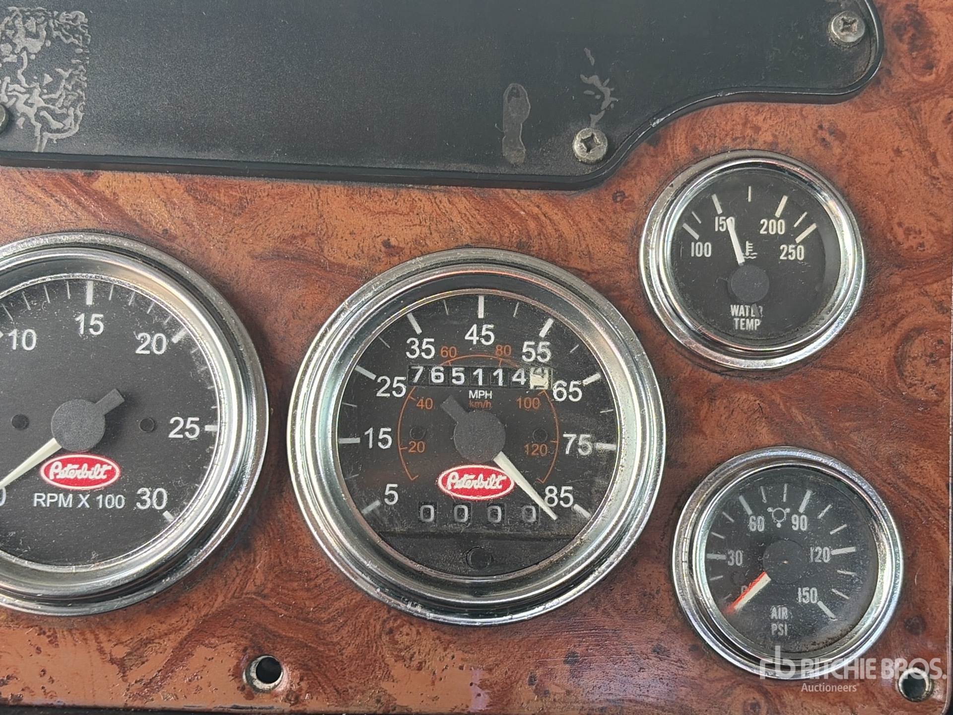 2004 Peterbilt 379