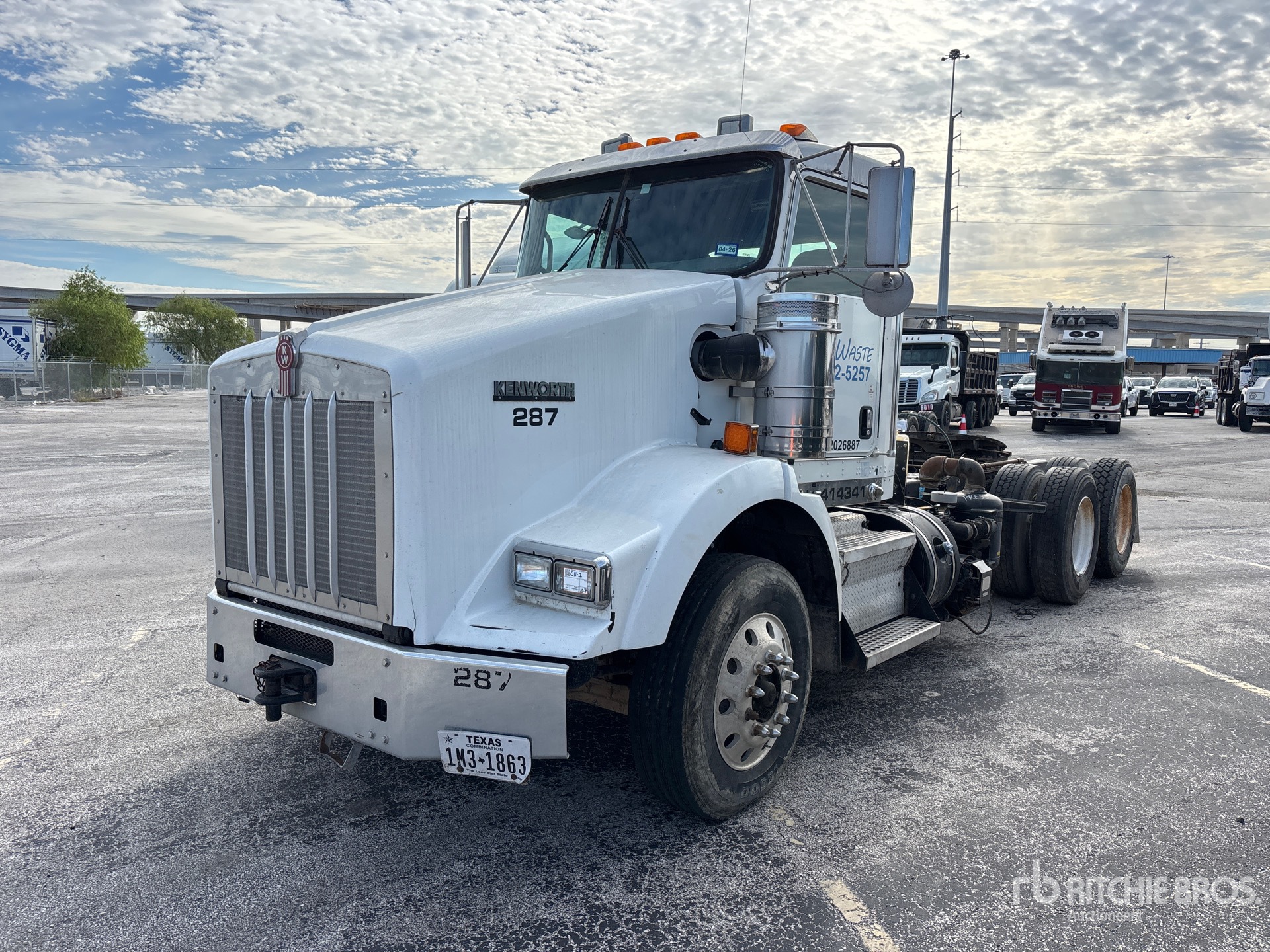 Photo of 2014 Kenworth T800