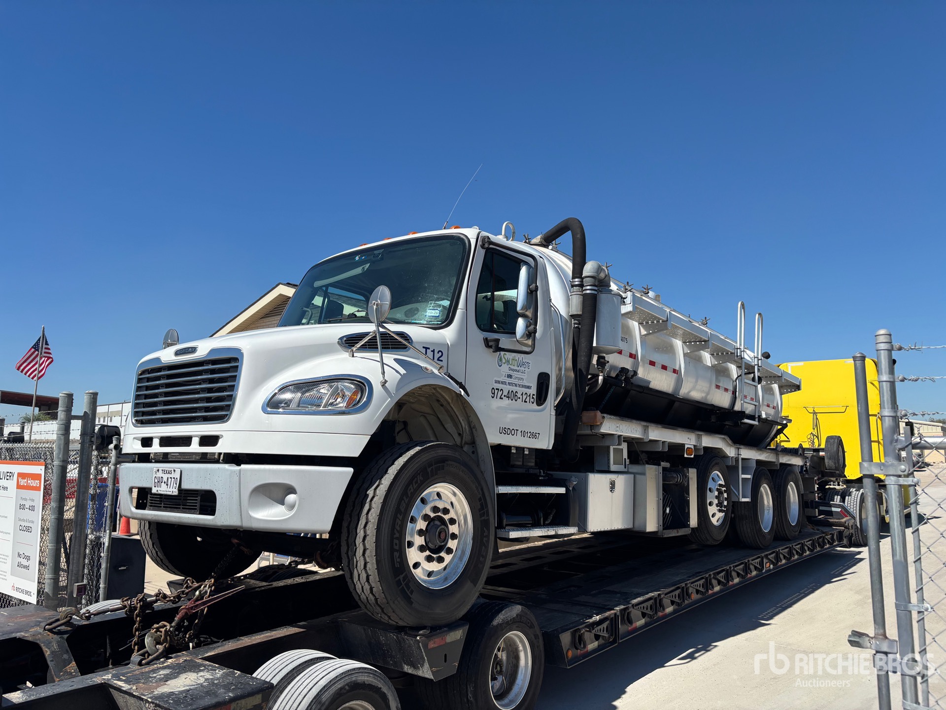 2015 Freightliner M2 106