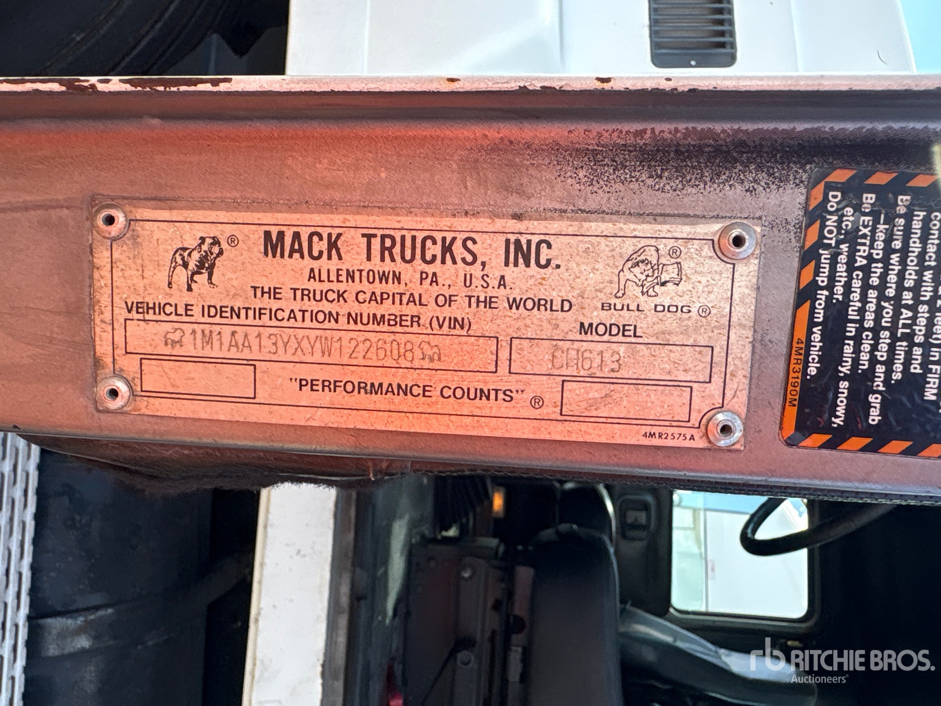 2000 Mack CH613