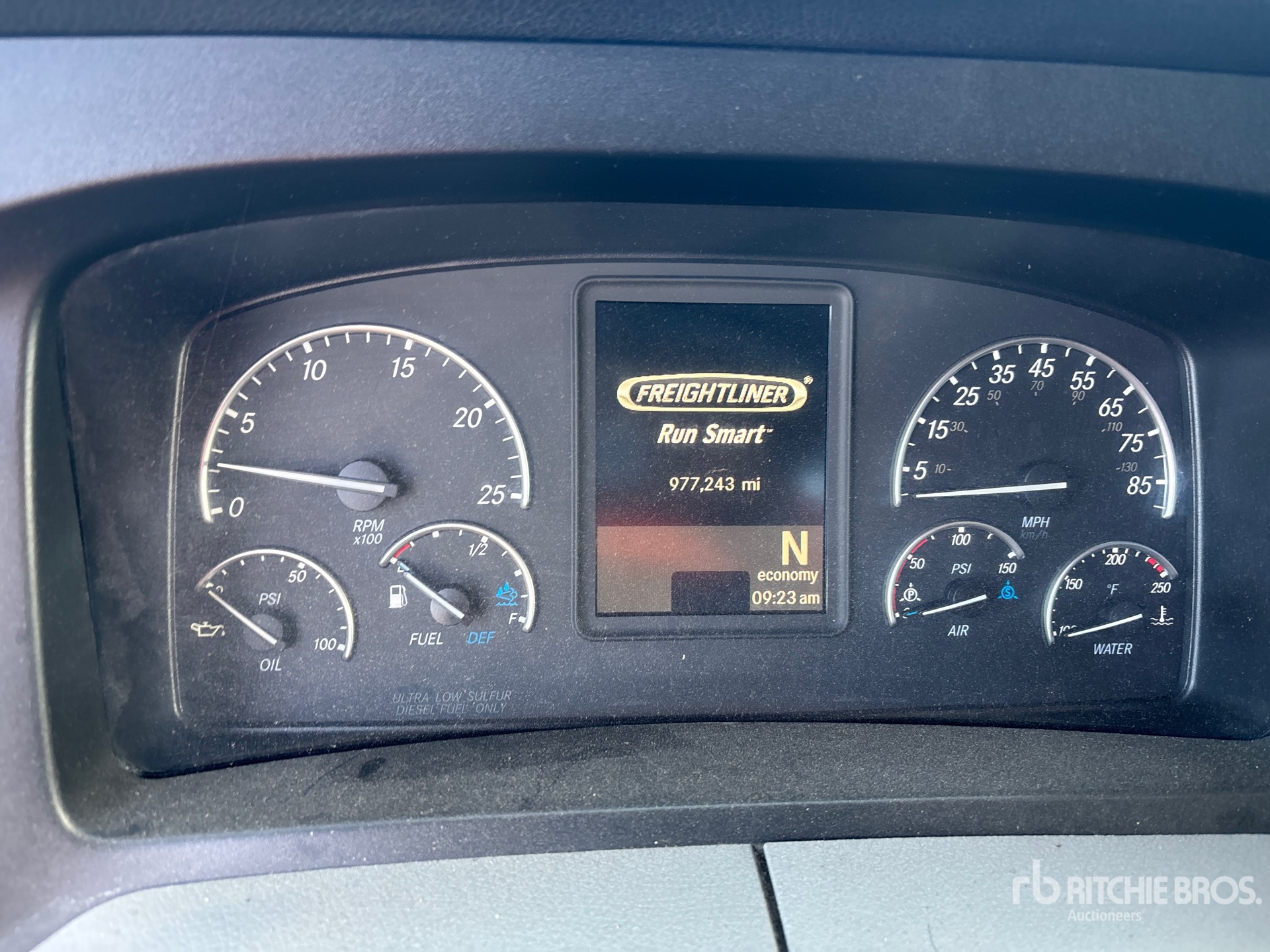 2019 Freightliner CASCADIA 126