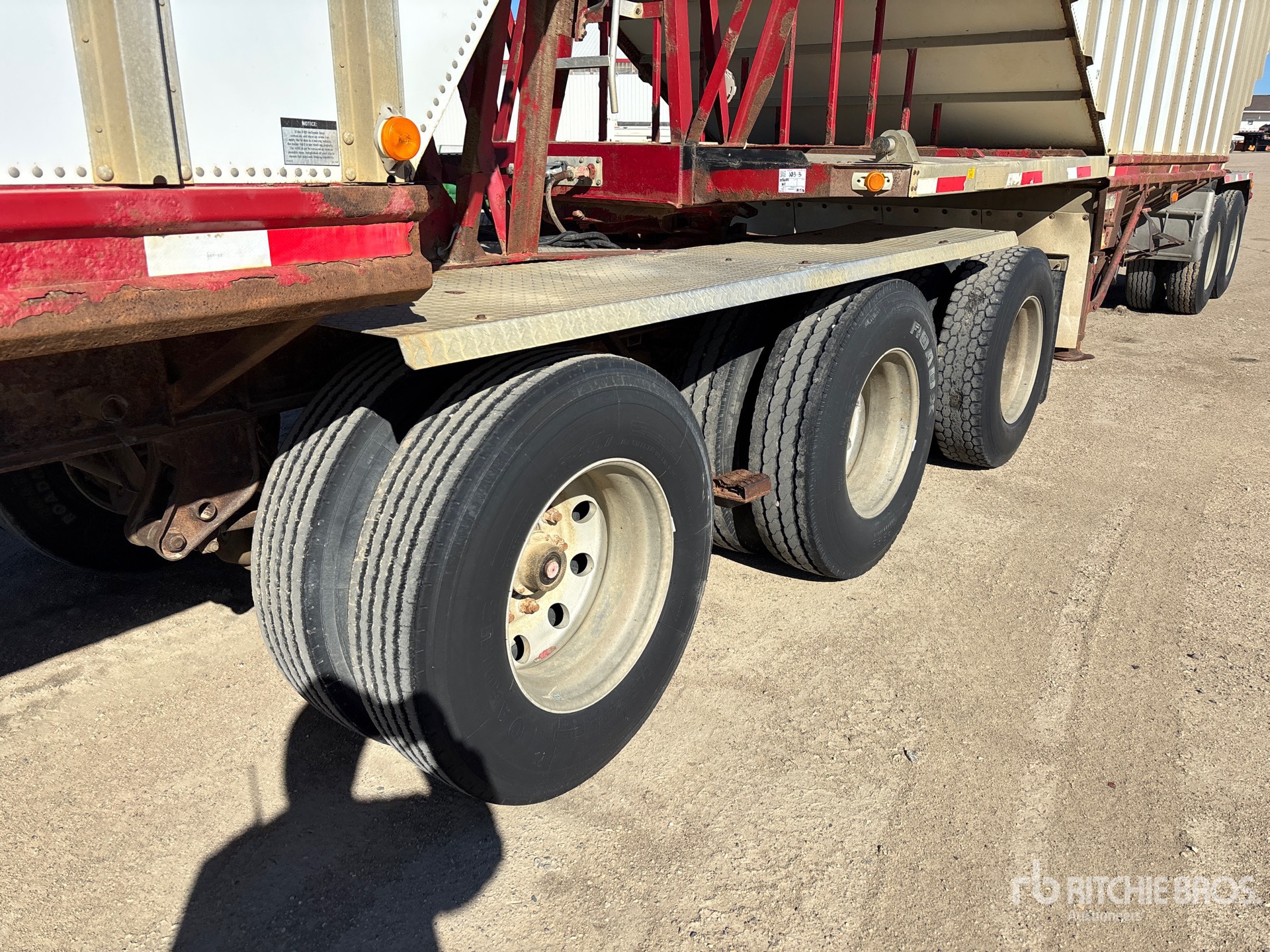 2001 Load King Super B-Train