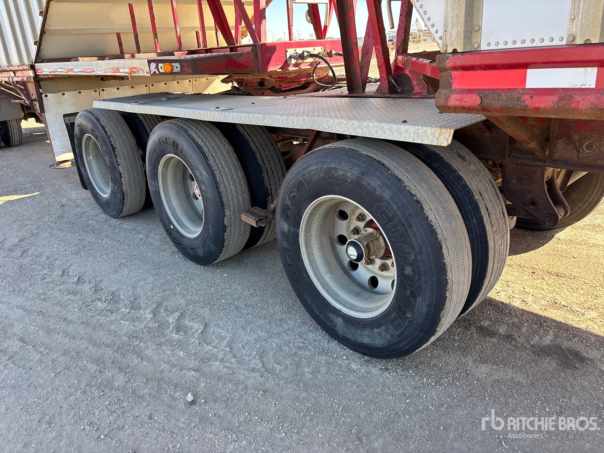 2001 Load King Super B-Train