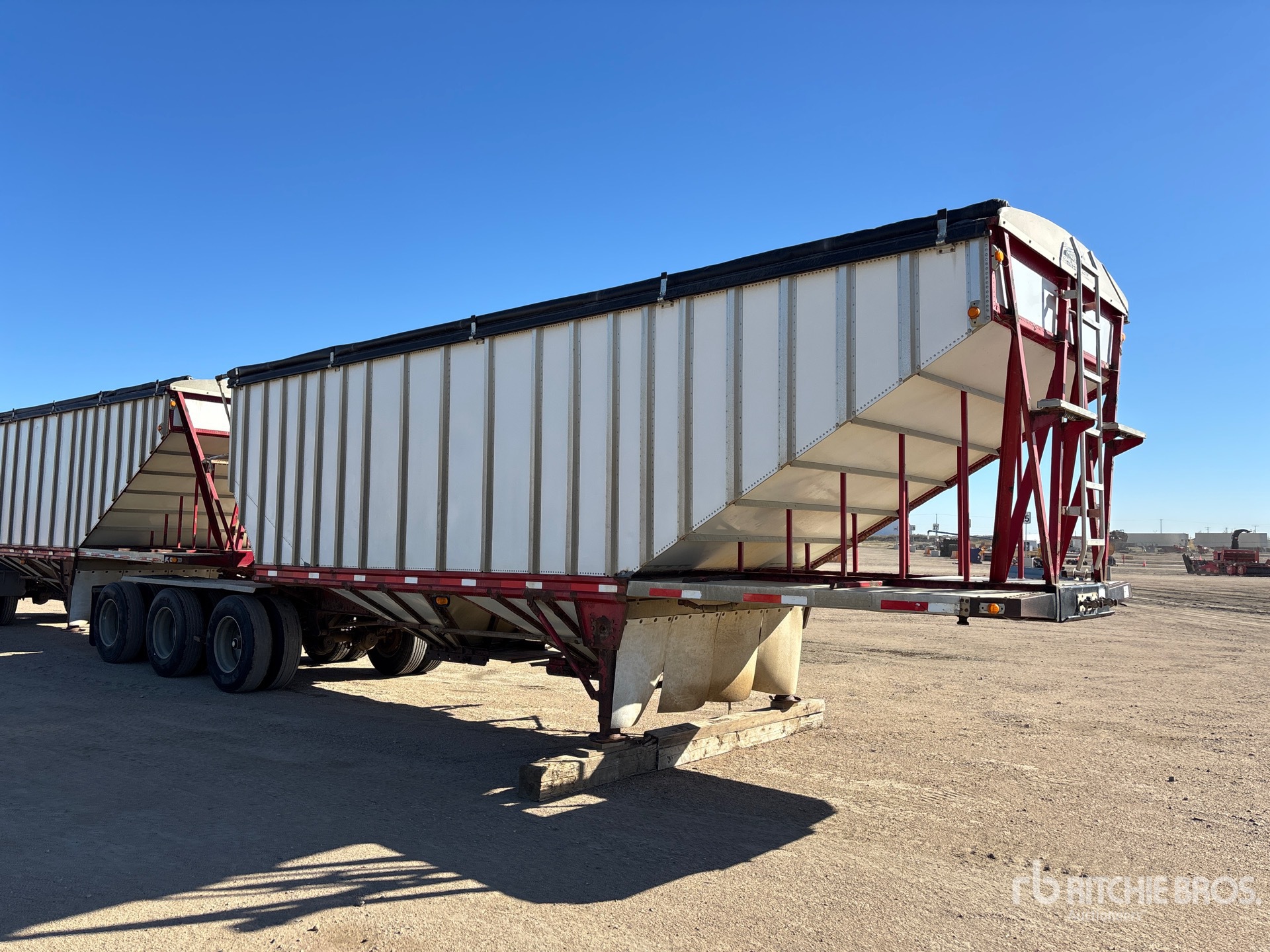 2001 Load King Super B-Train