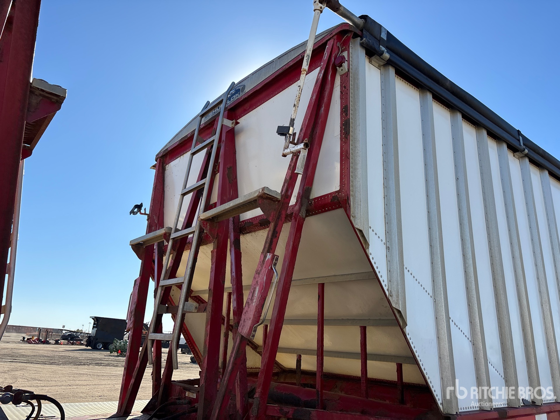 2001 Load King Super B-Train