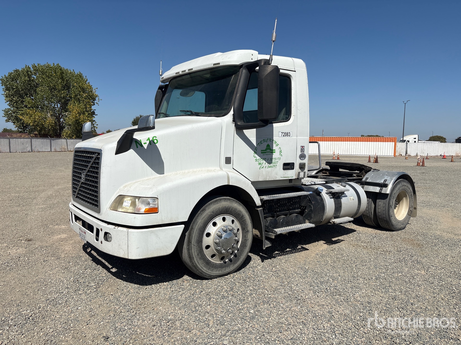 2016 Volvo VNM