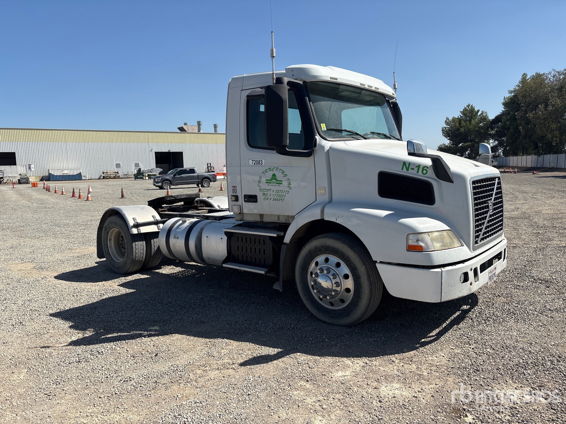 2016 Volvo VNM