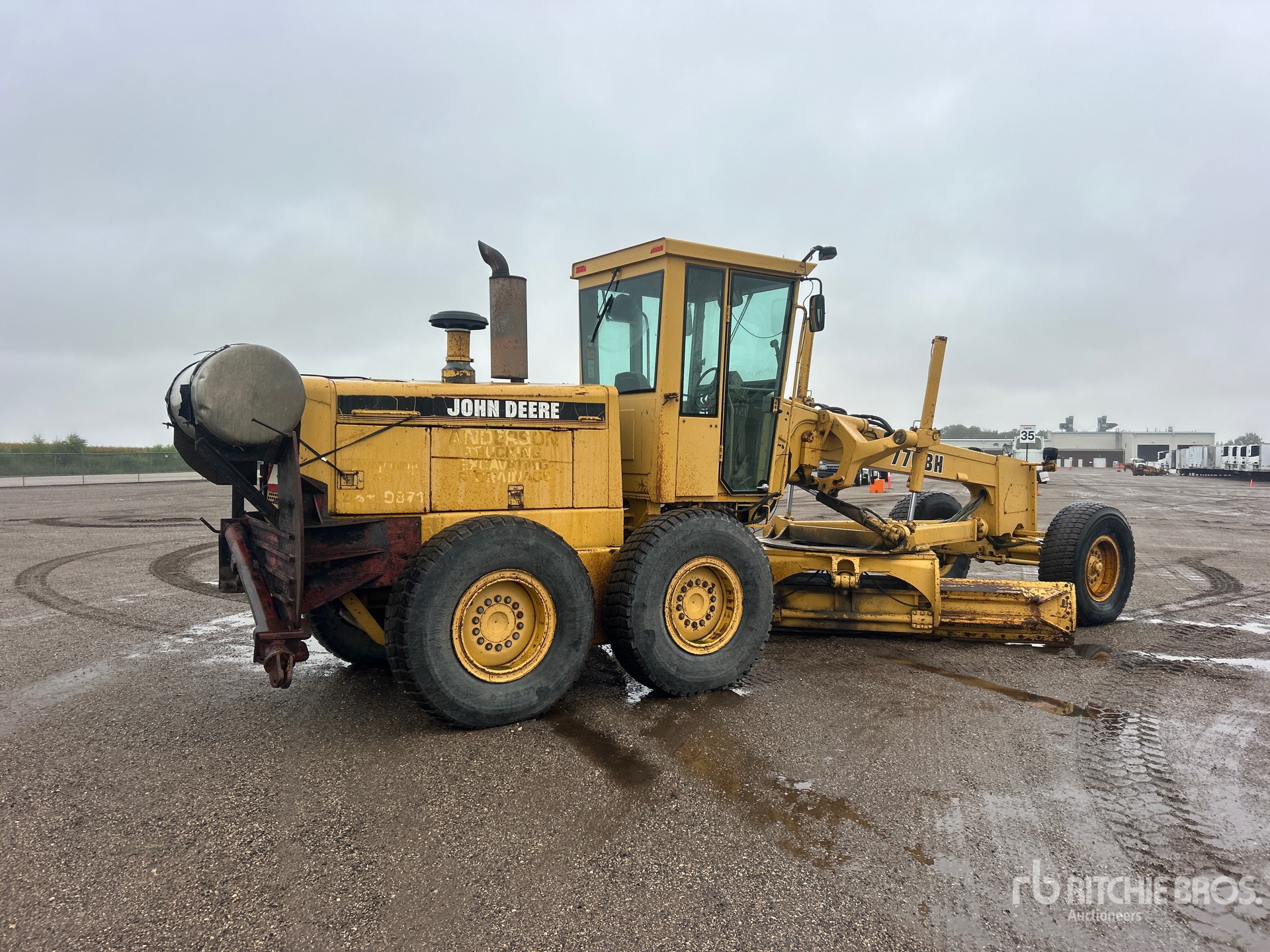 1993 John Deere 770BH
