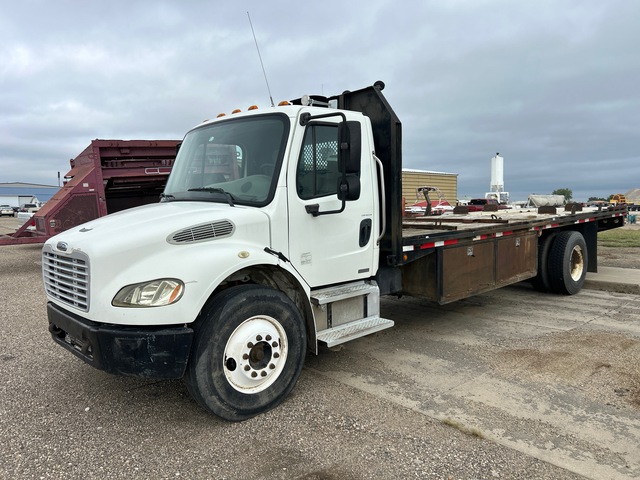 2004 Freightliner M2 4x2 Flatbed Truck (Inoperable) 2004 Freightliner M2 4x2 Flatbed Truck (Inoperable)