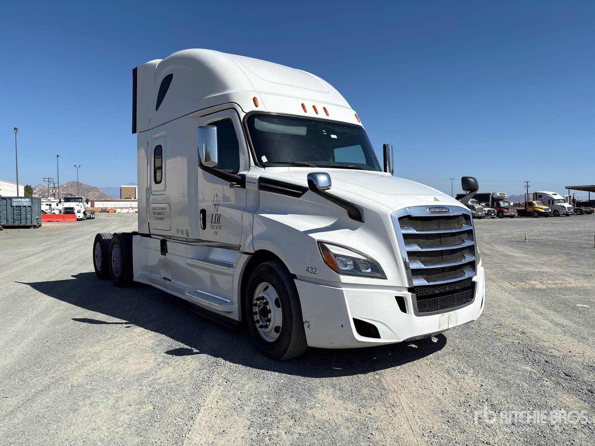 2018 Freightliner CASCADIA 126
