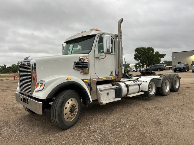 2013 Freightliner T/A Day Cab Truck Tractor