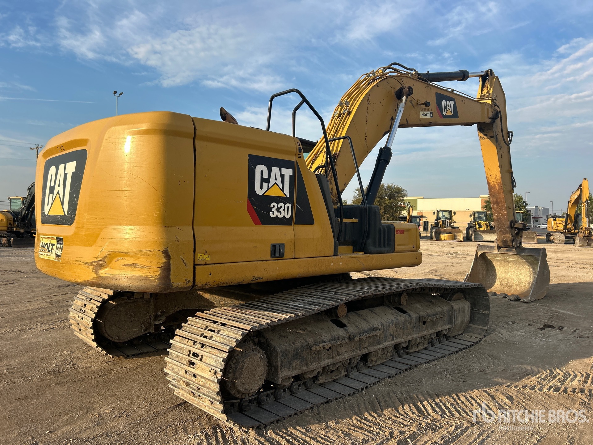 2019 Caterpillar 330B L