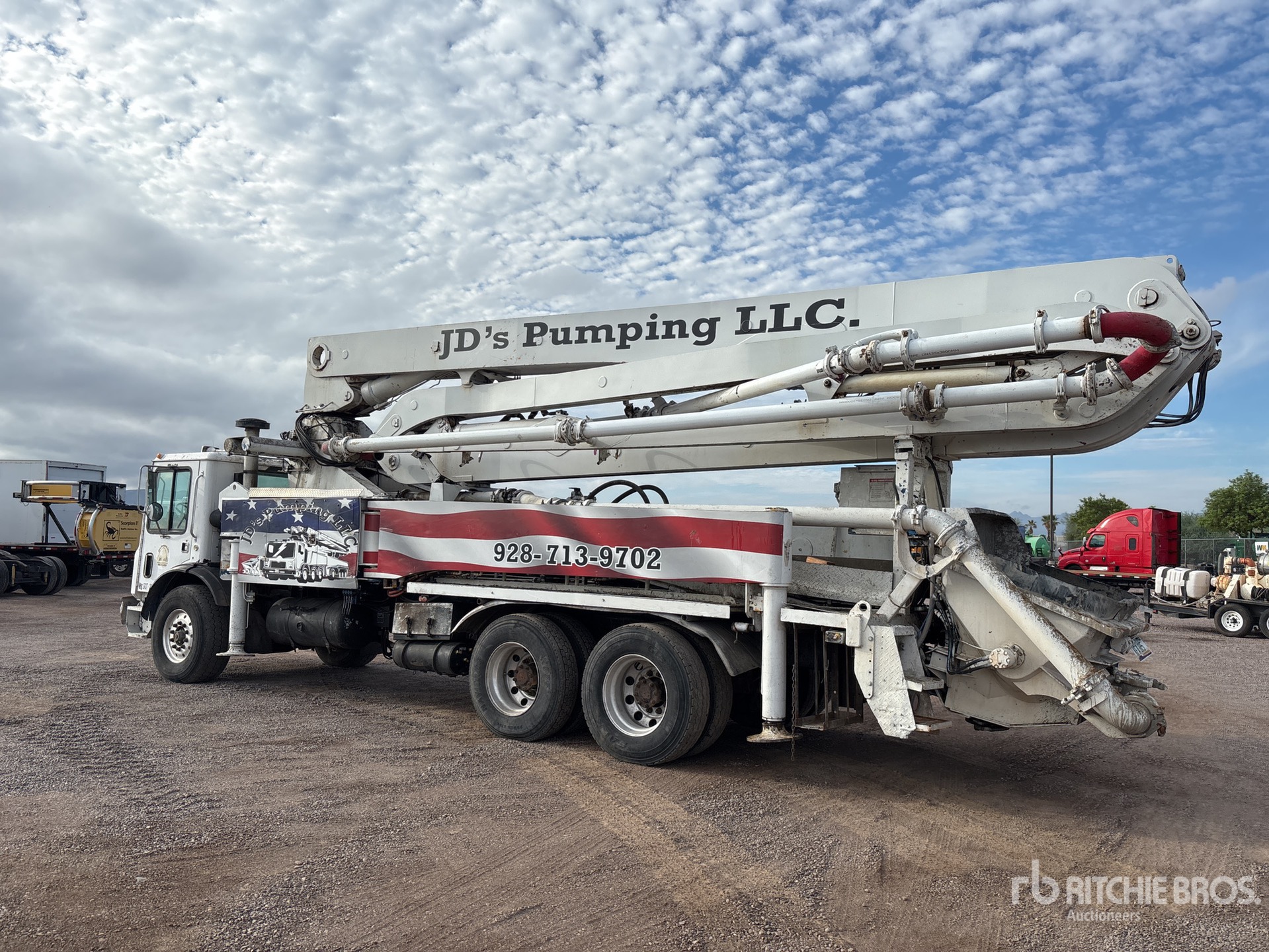 2004 Mack MR688S