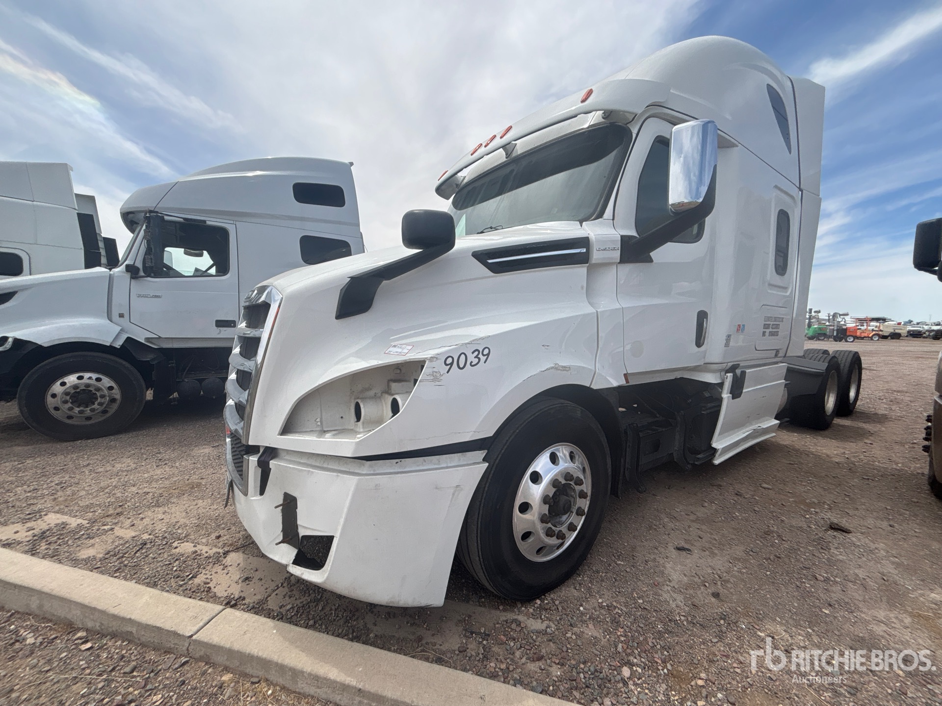2020 Freightliner CASCADIA 126