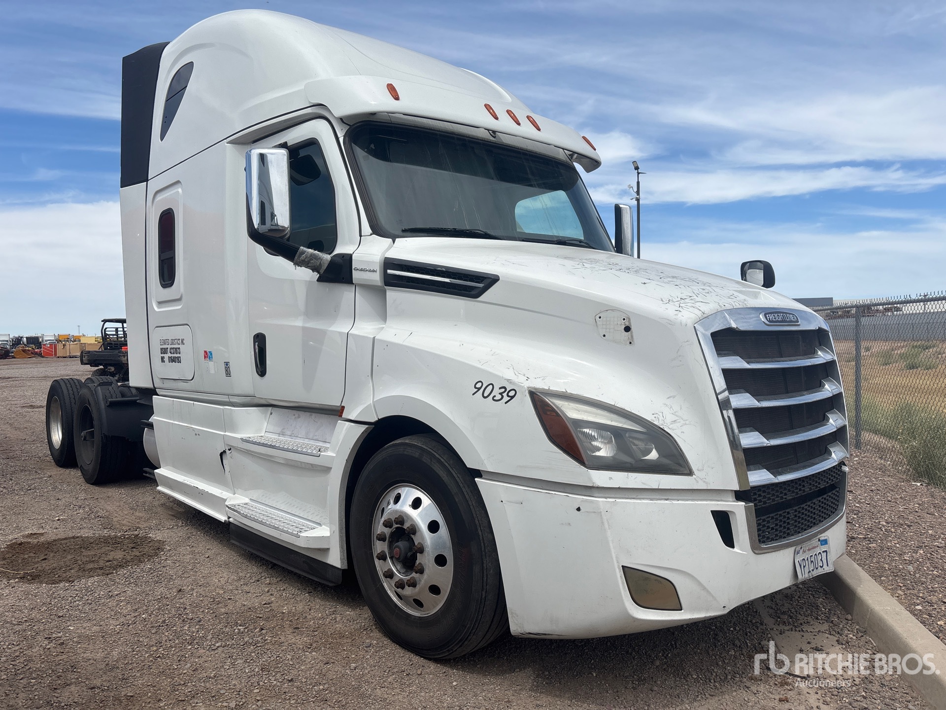 2020 Freightliner CASCADIA 126