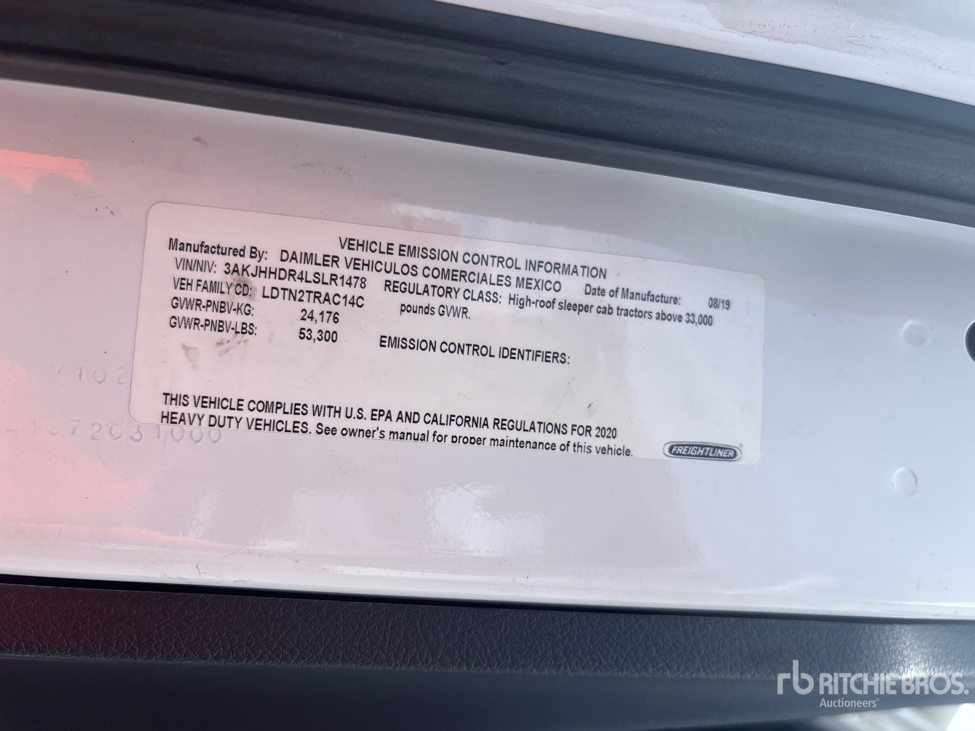 2020 Freightliner CASCADIA 126