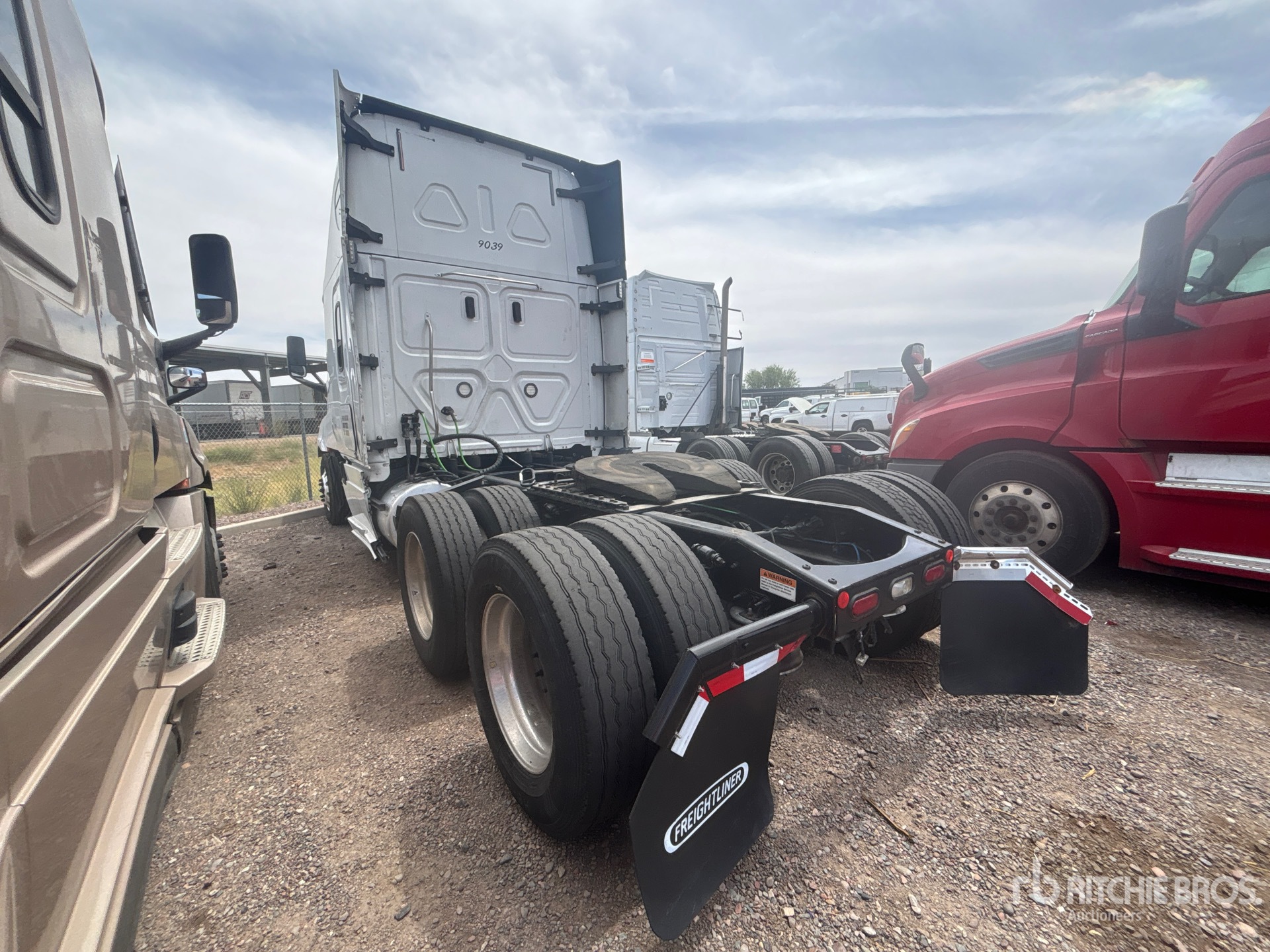 2020 Freightliner CASCADIA 126