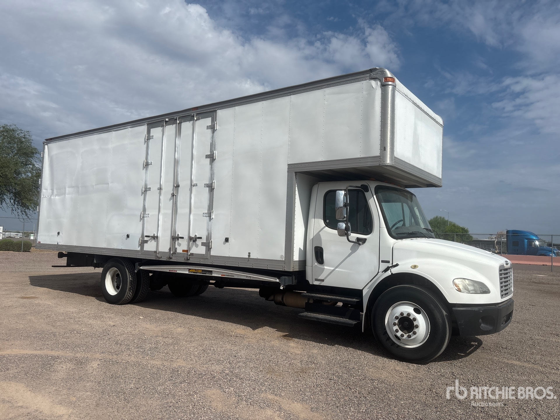 2006 Freightliner M2 106