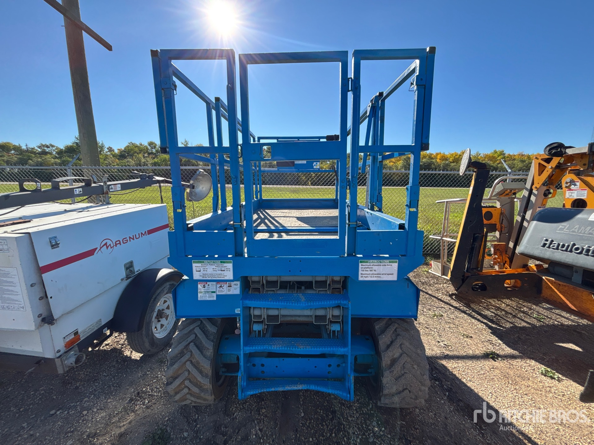 2004 Genie GS-2668