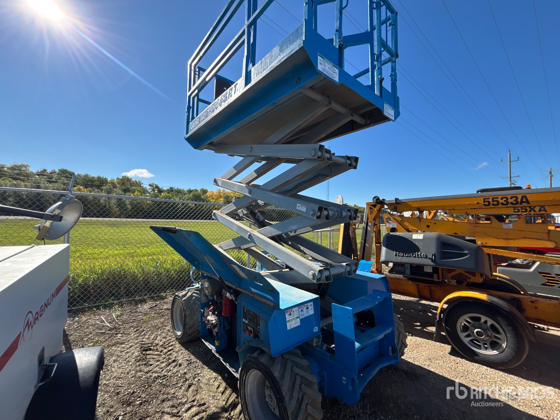 2004 Genie GS-2668