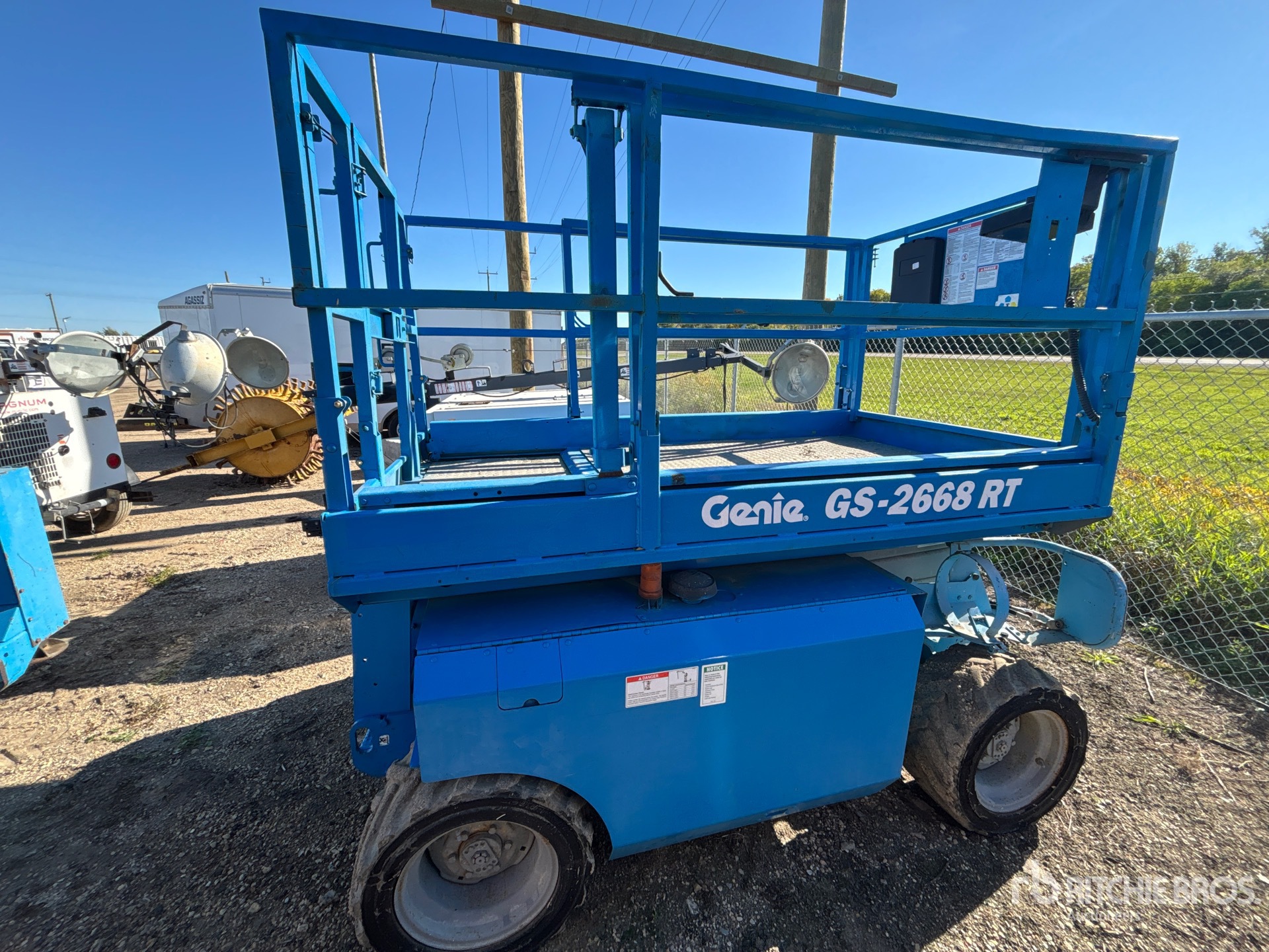 2004 Genie GS-2668