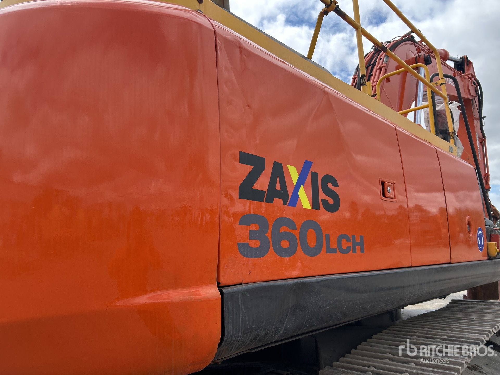 2018 Hitachi ZX360LCH-5B
